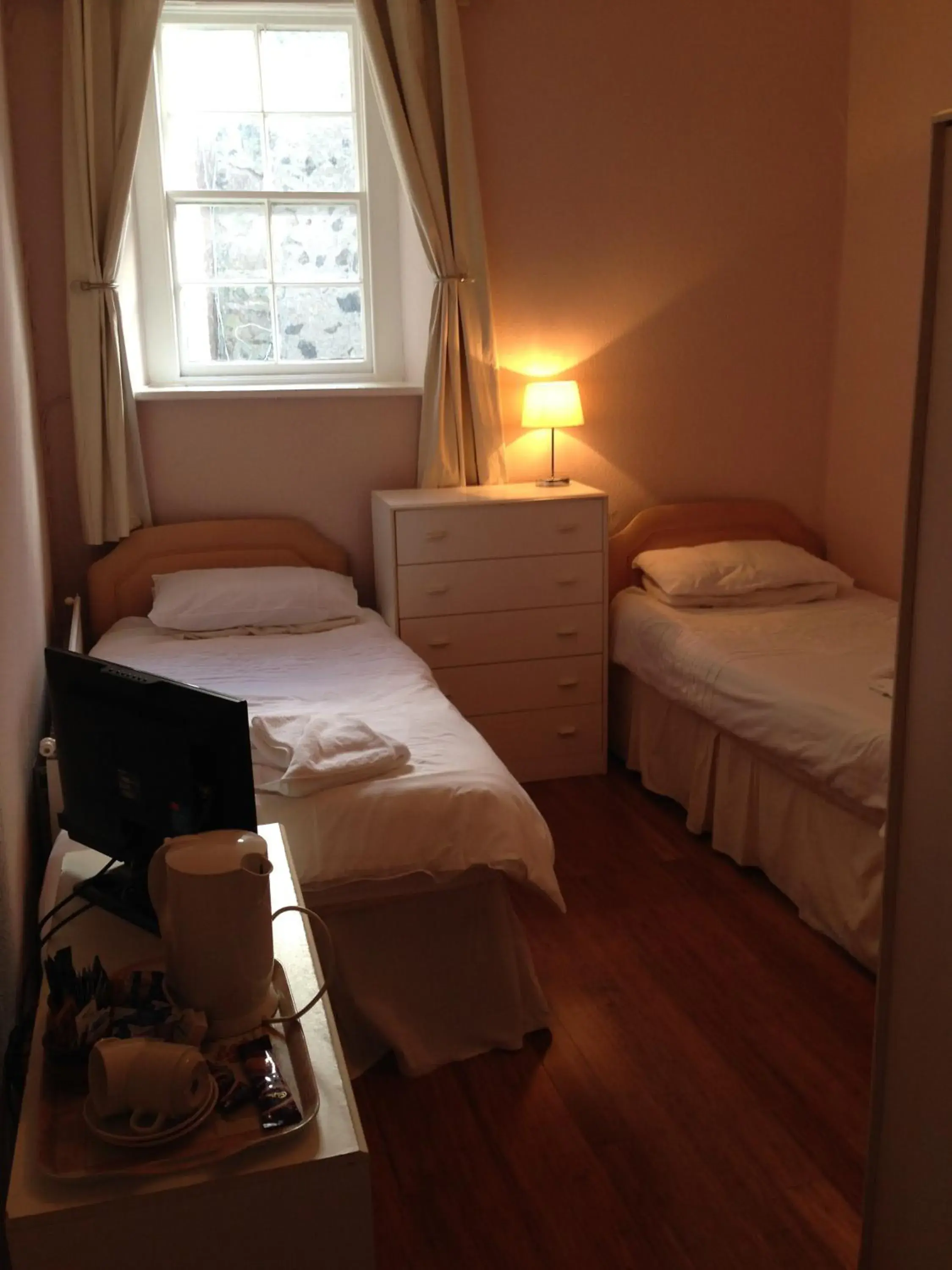 Twin Room - single occupancy in The White Swan Hotel Twin Room - single occupancy in The White Swan Hotel