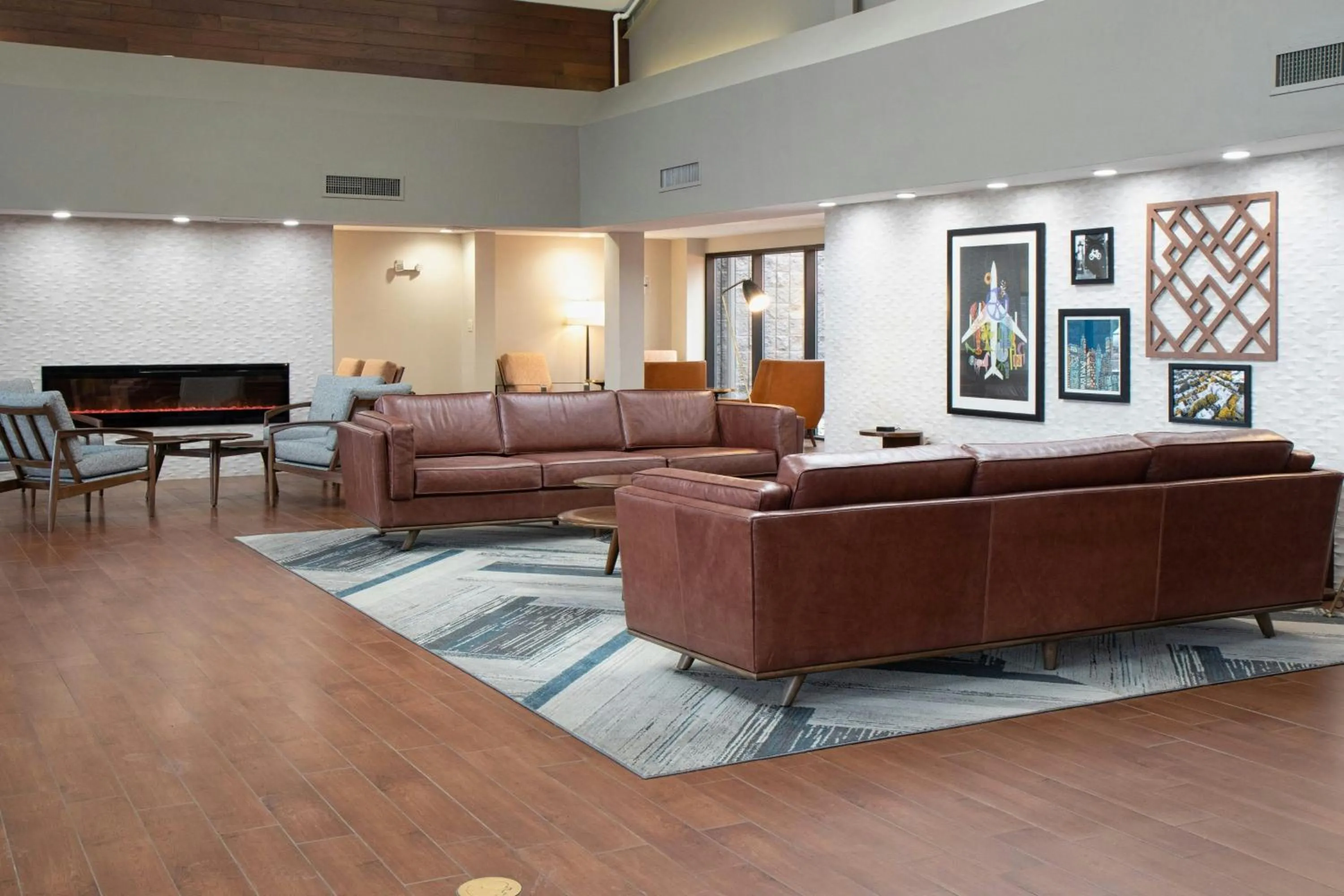 Lobby or reception in Four Points by Sheraton Allentown Lehigh Valley