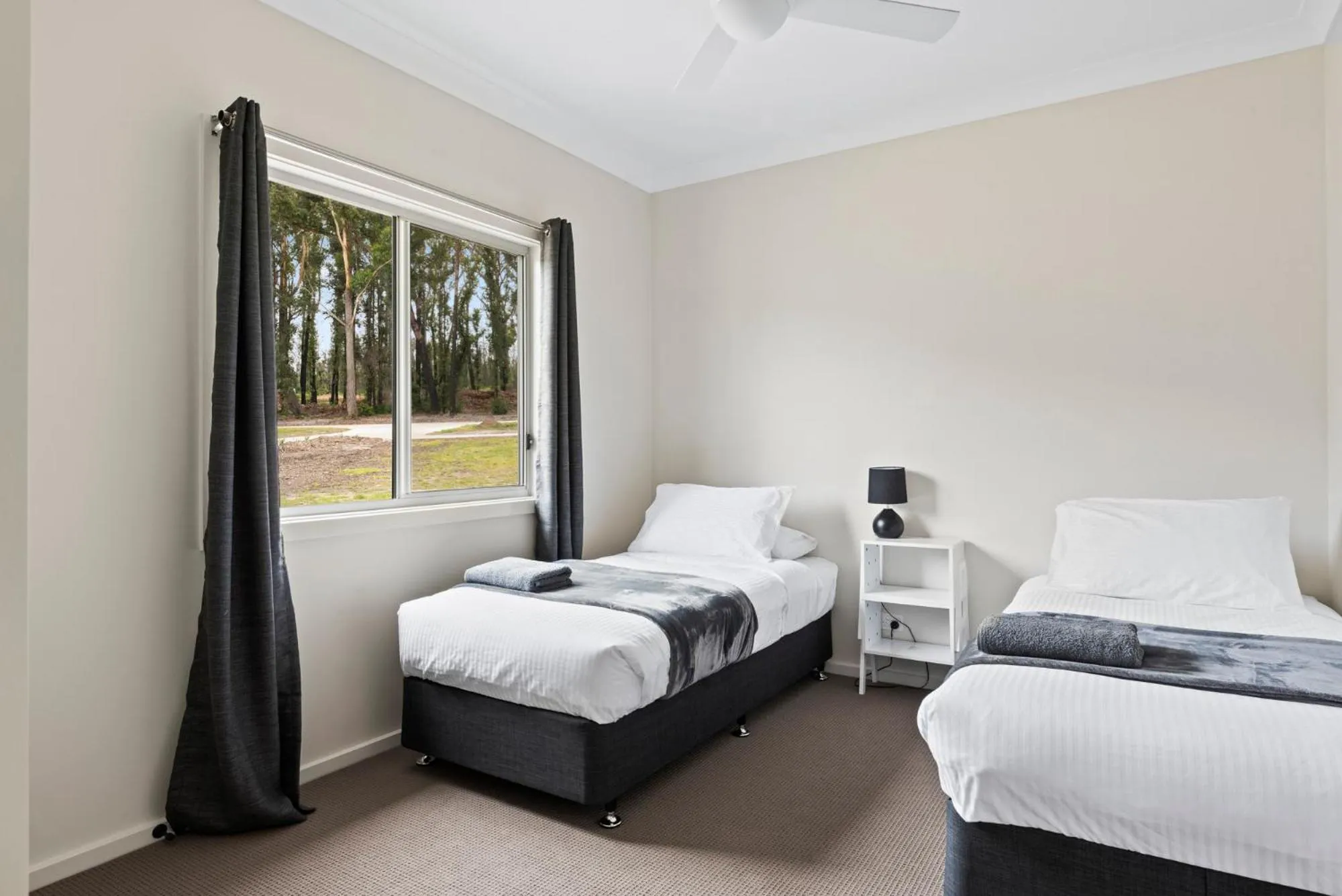 Bed in The Leaning Oak Holiday Lifestyles - Lake Conjola