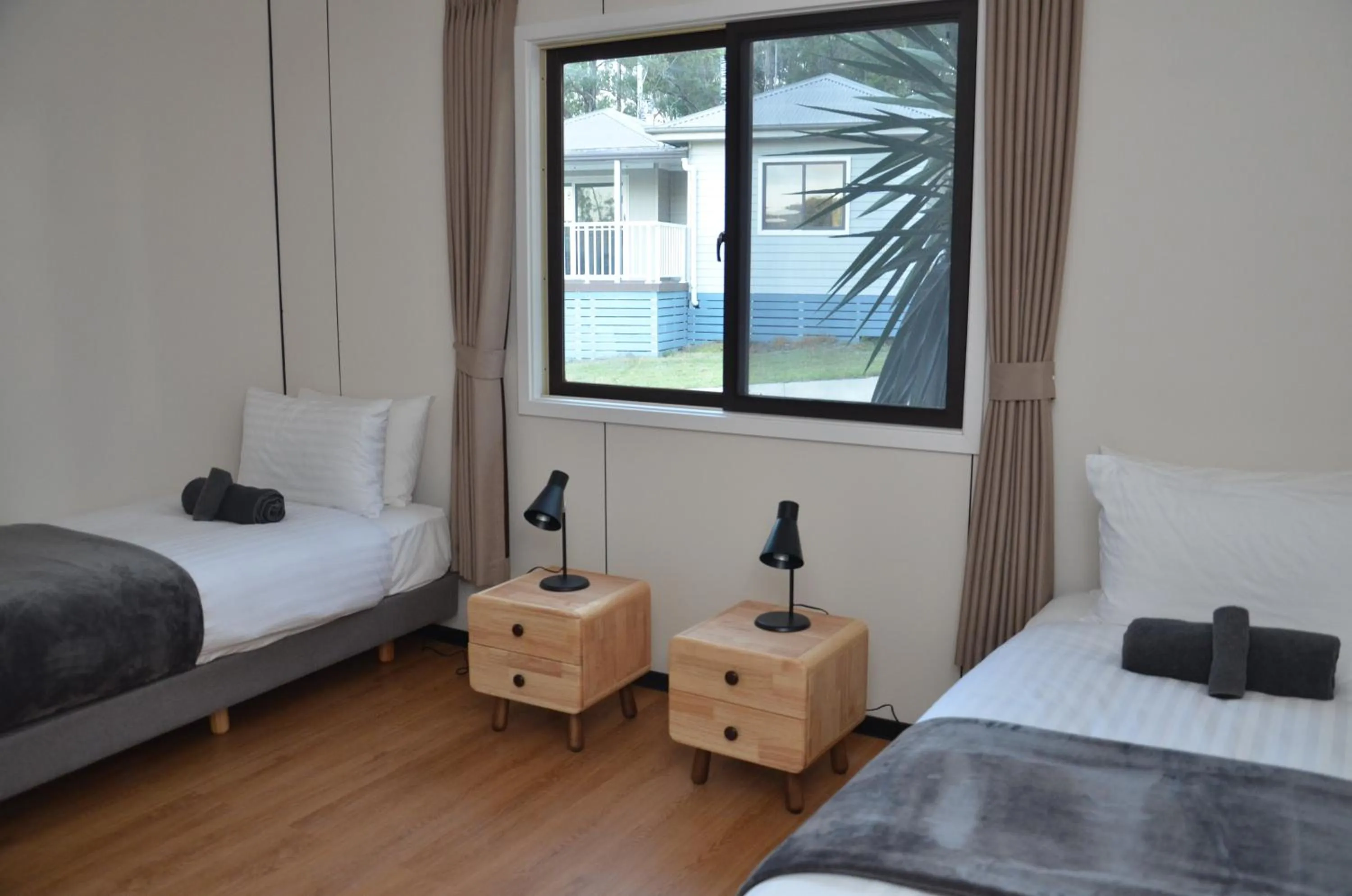 Bed in The Leaning Oak Holiday Lifestyles - Lake Conjola