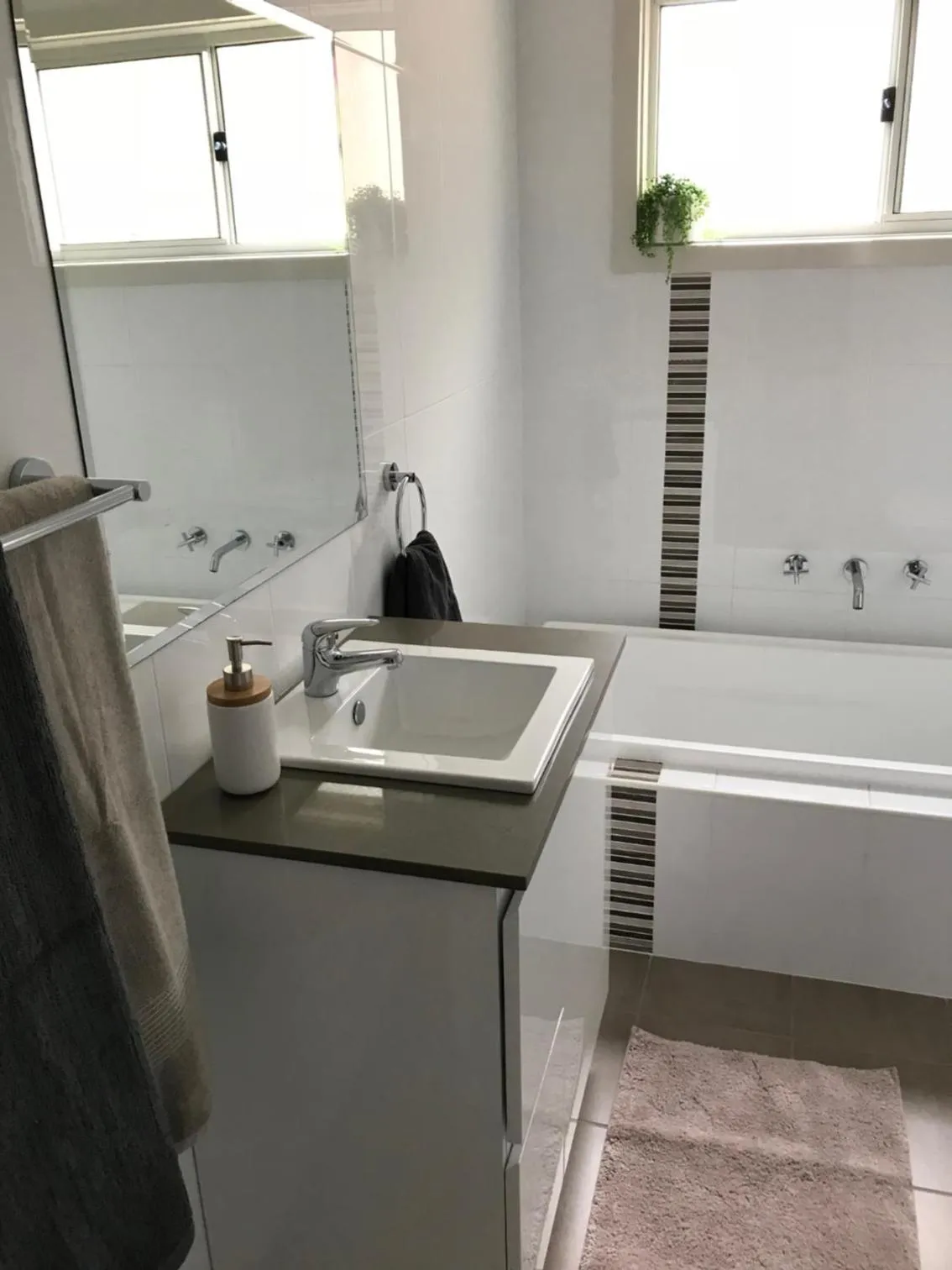 Bathroom in The Leaning Oak Holiday Lifestyles - Lake Conjola