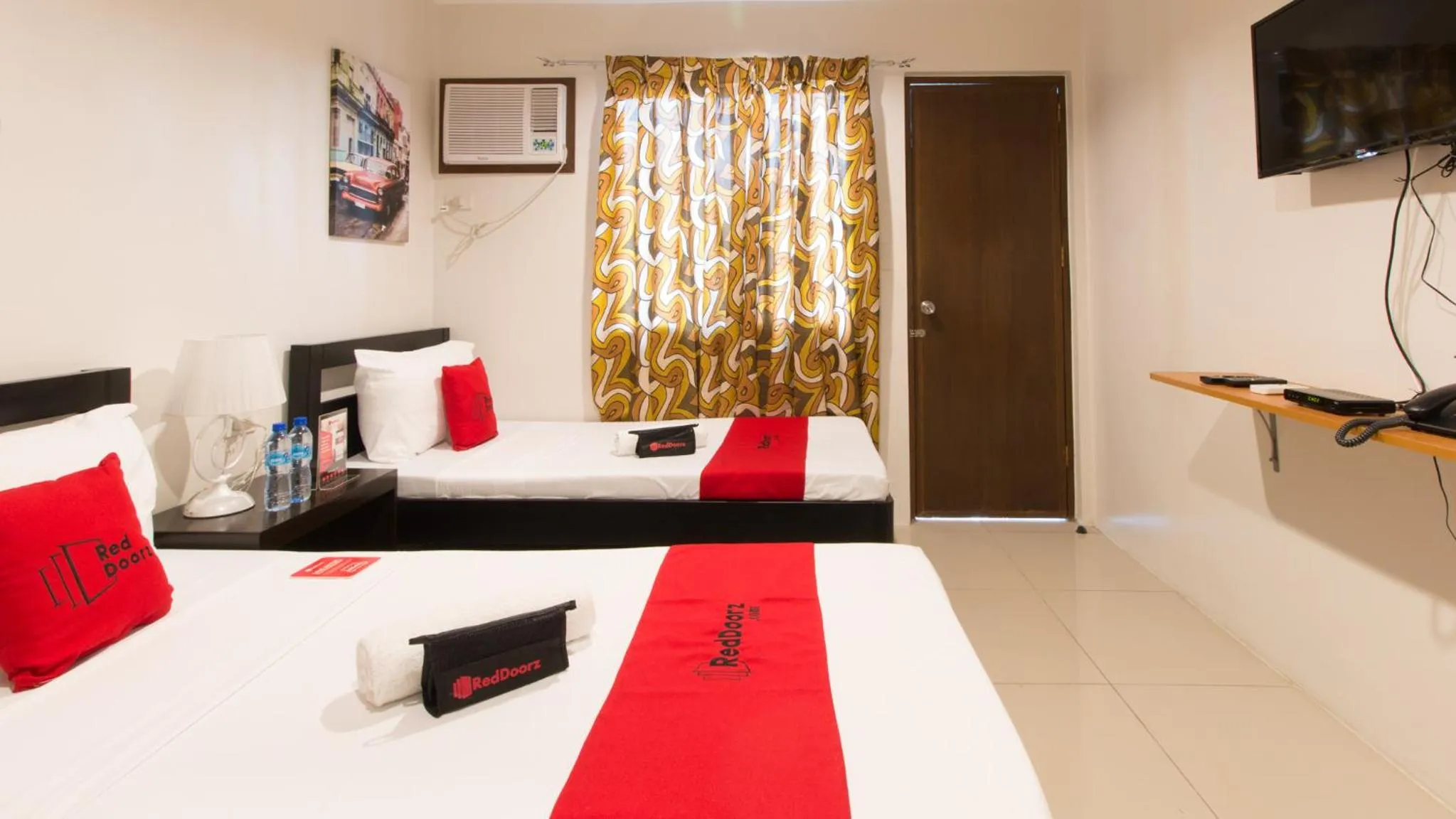 Photo of the whole room, Bed in RedDoorz Plus @ Diola Villamonte Bacolod