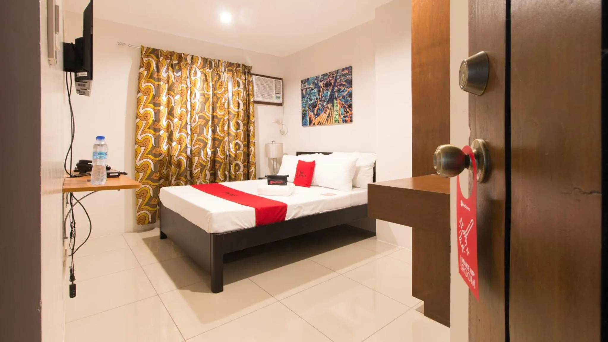 Bed in RedDoorz Plus @ Diola Villamonte Bacolod