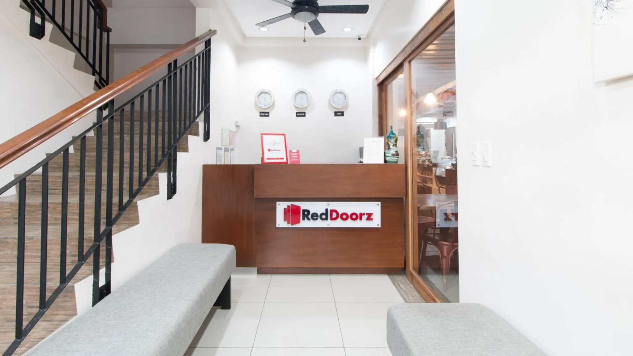 Lobby or reception in RedDoorz Plus @ Diola Villamonte Bacolod