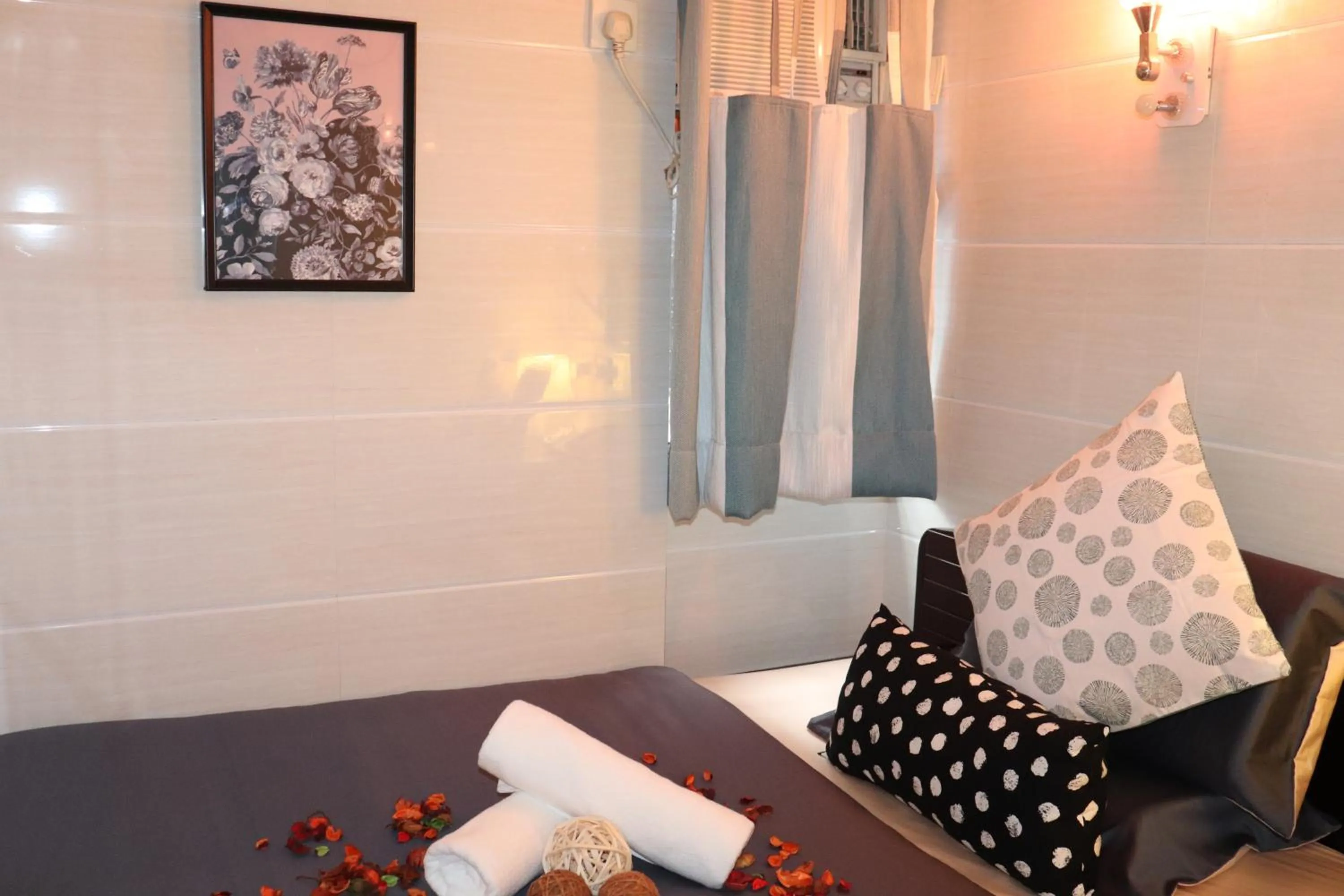 Bedroom in Metrocity Lounge