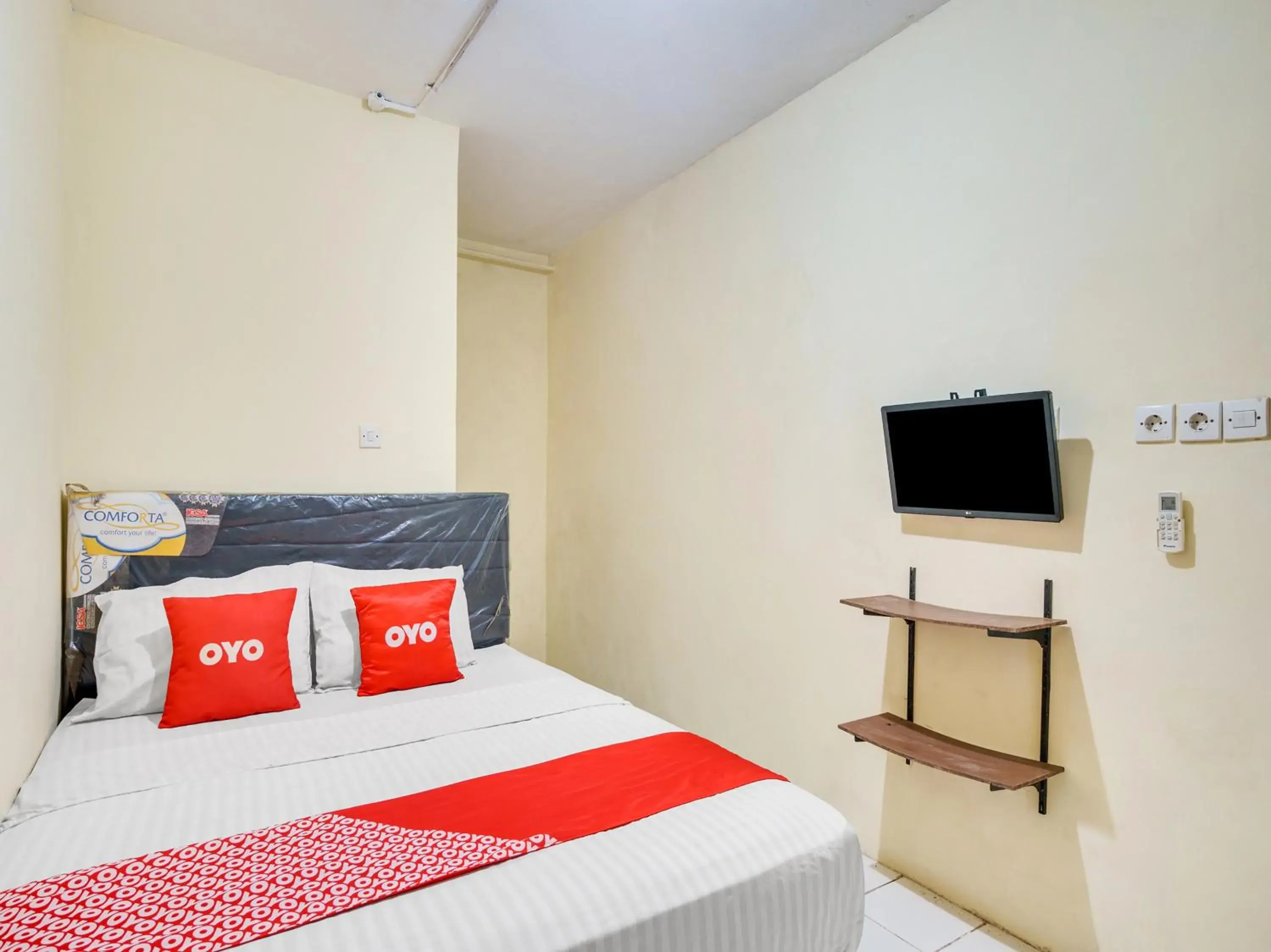 Bedroom, TV/Entertainment Center in SUPER OYO 591 Mn Residence Syariah Bedroom, TV/Entertainment Center in SUPER OYO 591 Mn Residence Syariah