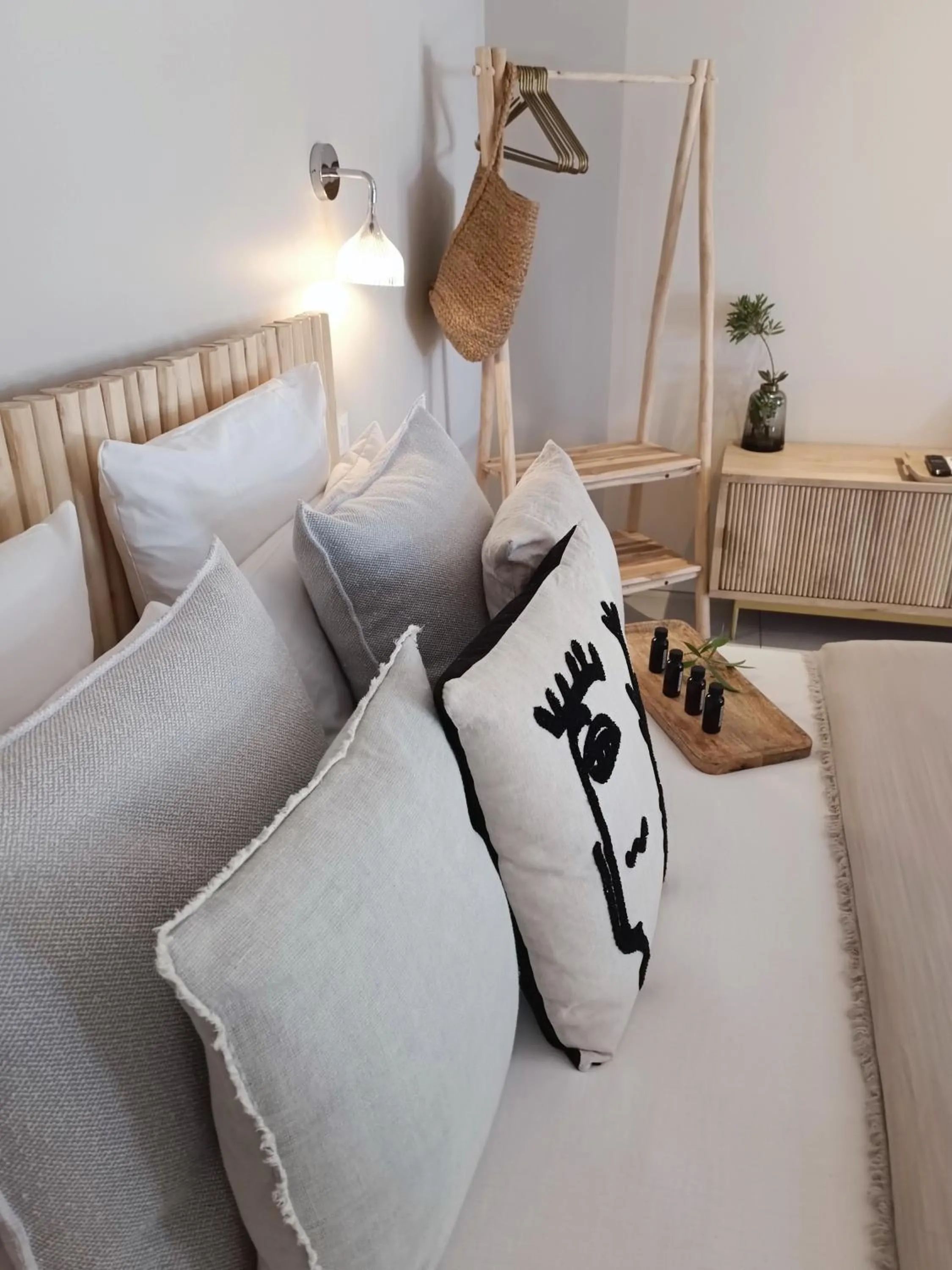 Bed in Hôtel Les Suites Du Maquis