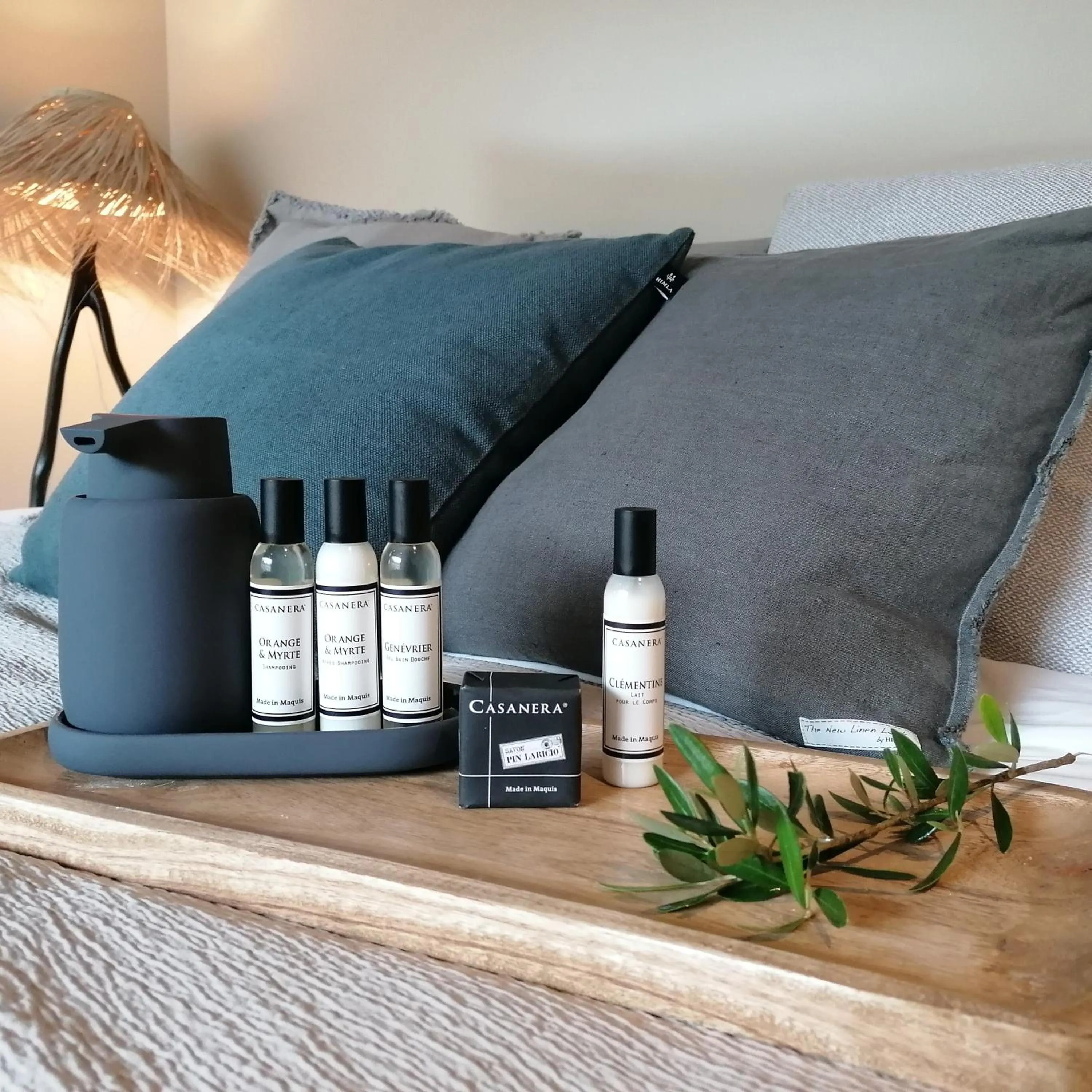 Bed in Hôtel Les Suites Du Maquis