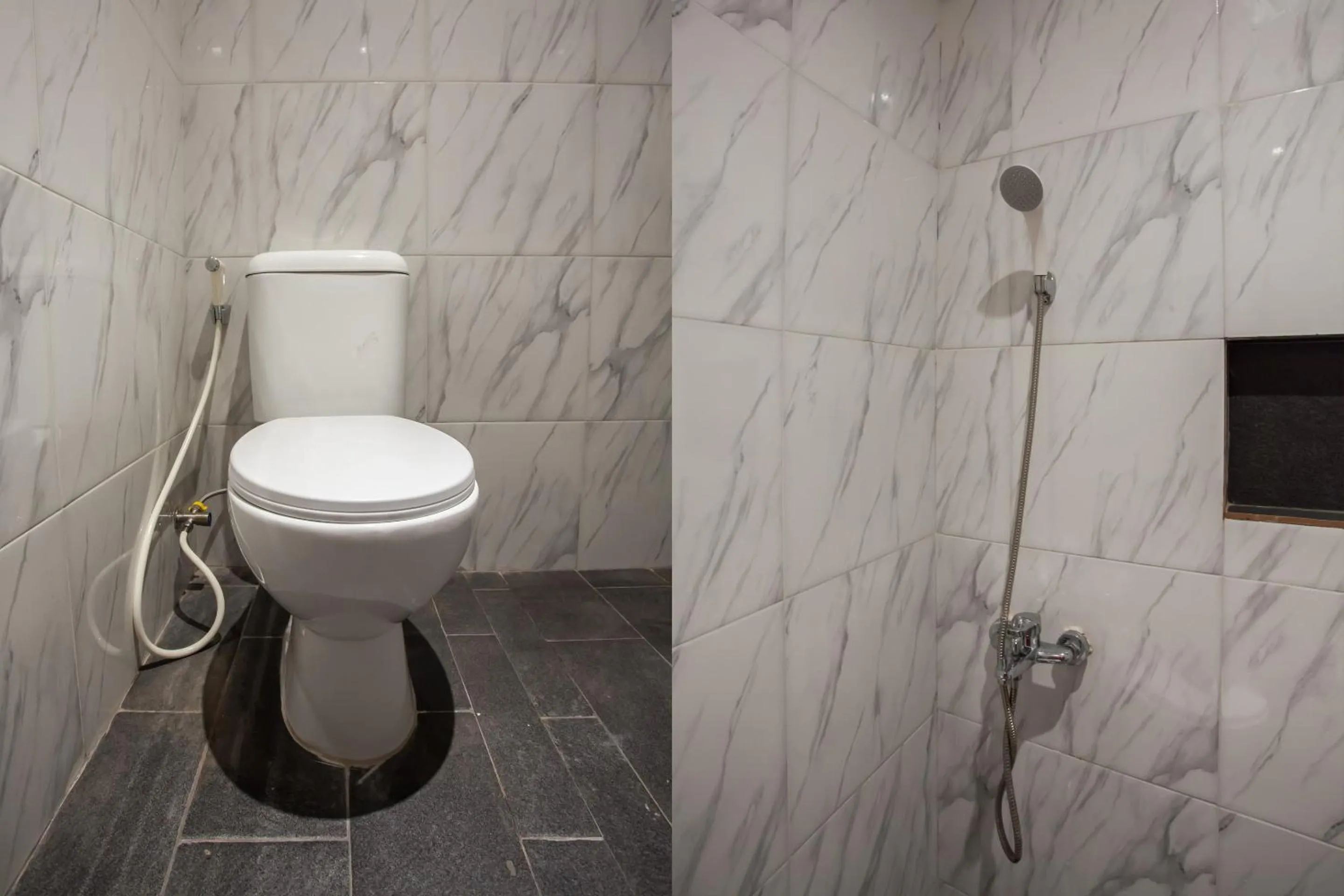 Bathroom in Hotel O Mono Guest House