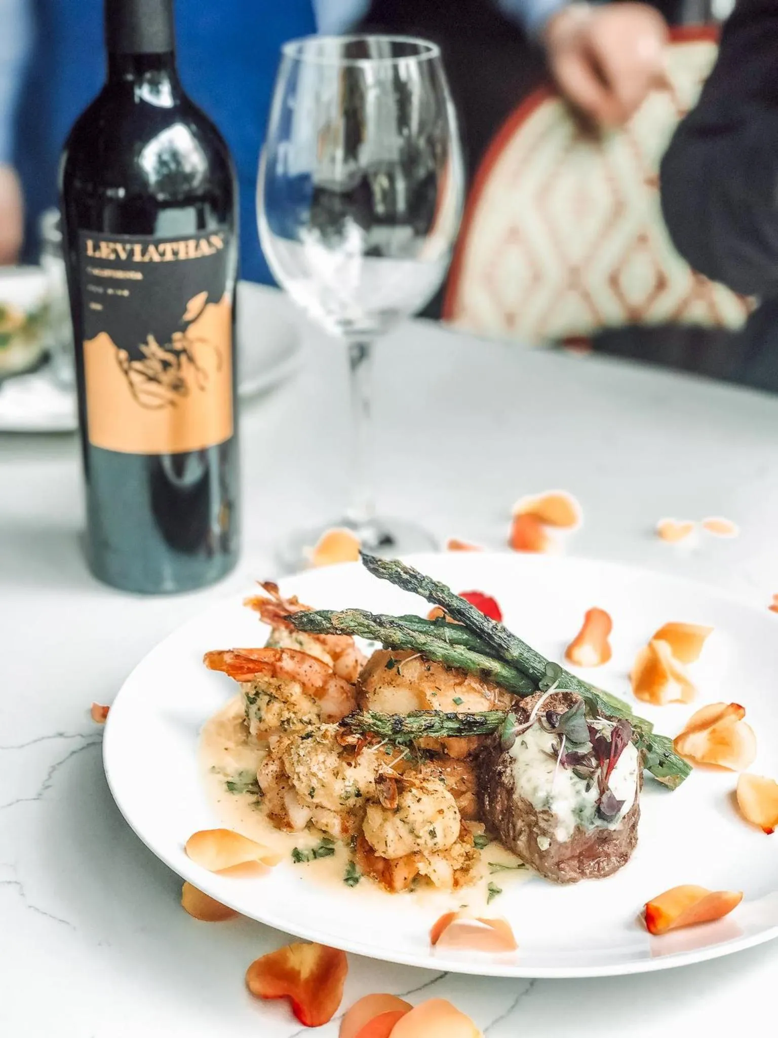 Restaurant/places to eat in Hotel Zaza Houston Museum District