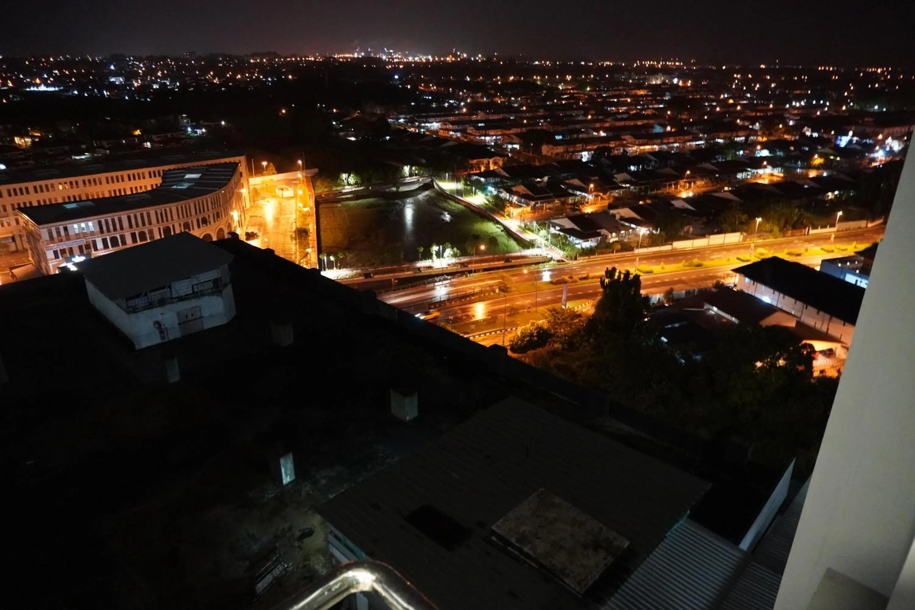 Luco Apartments @ Viva City Megamall