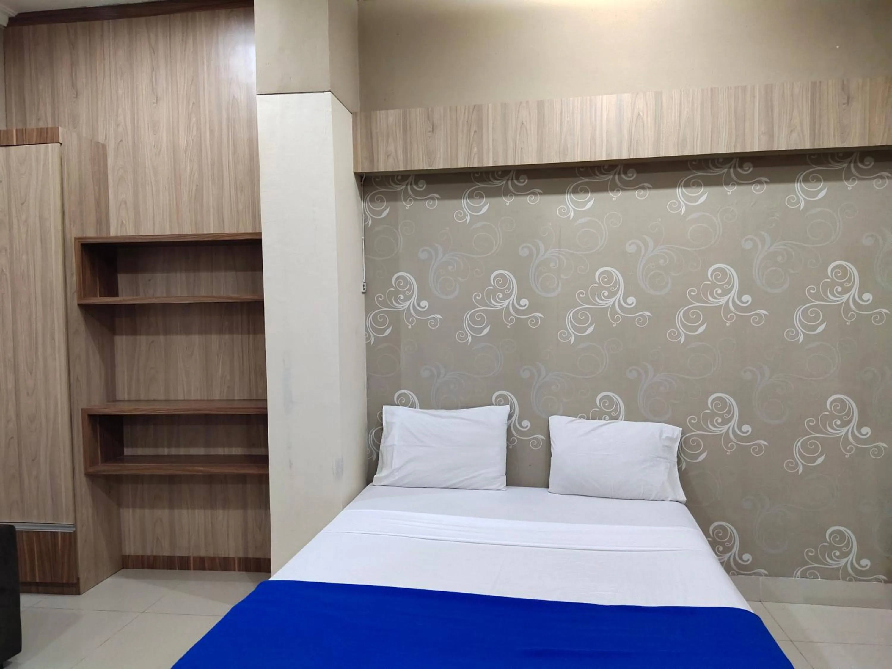 Bedroom, Bed in Hotel Bandung Permai