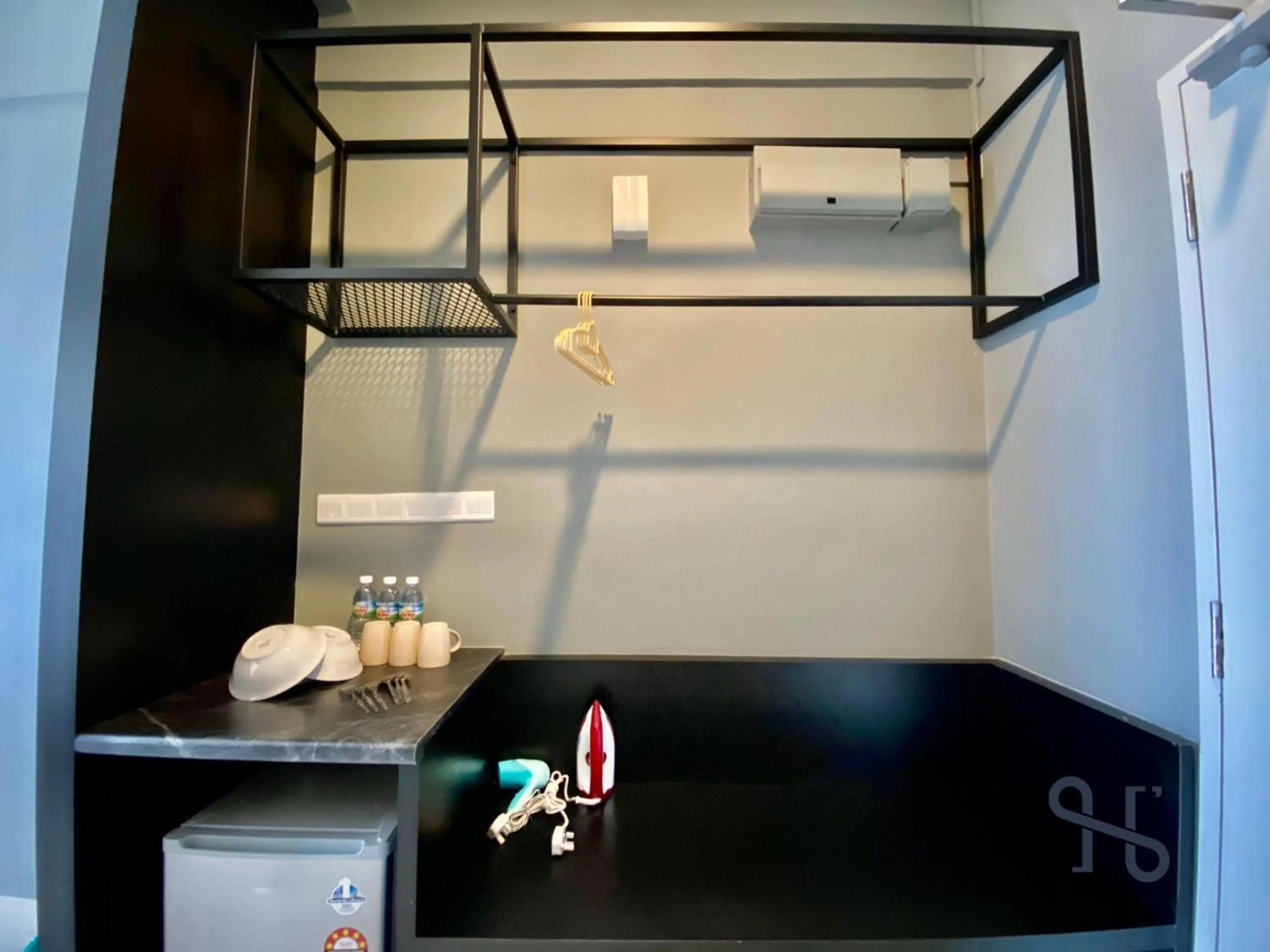 Coffee/tea facilities in Homesuite' Home at Aeropod SOVO