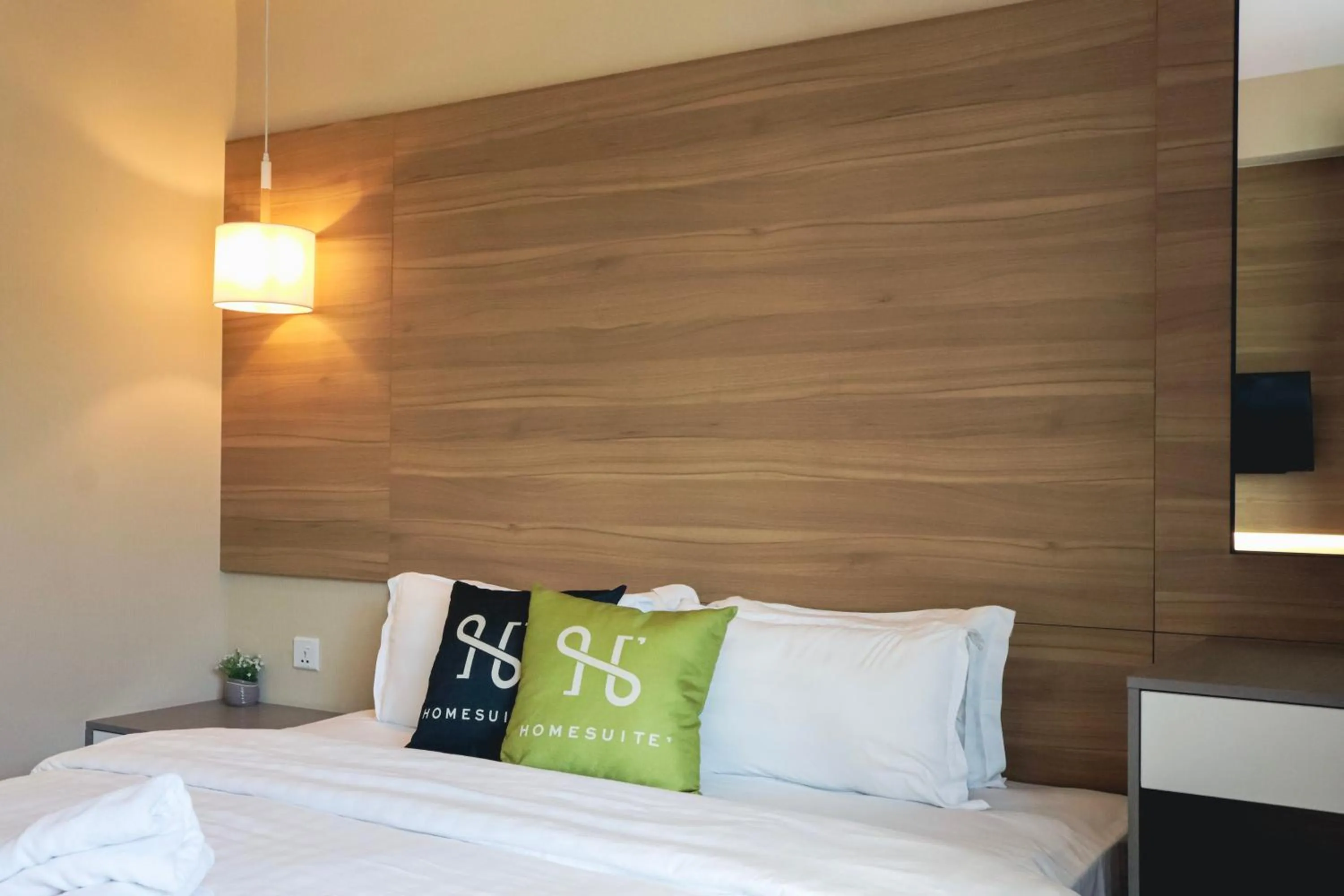 Bedroom, Bed in Homesuite' Home at Aeropod SOVO