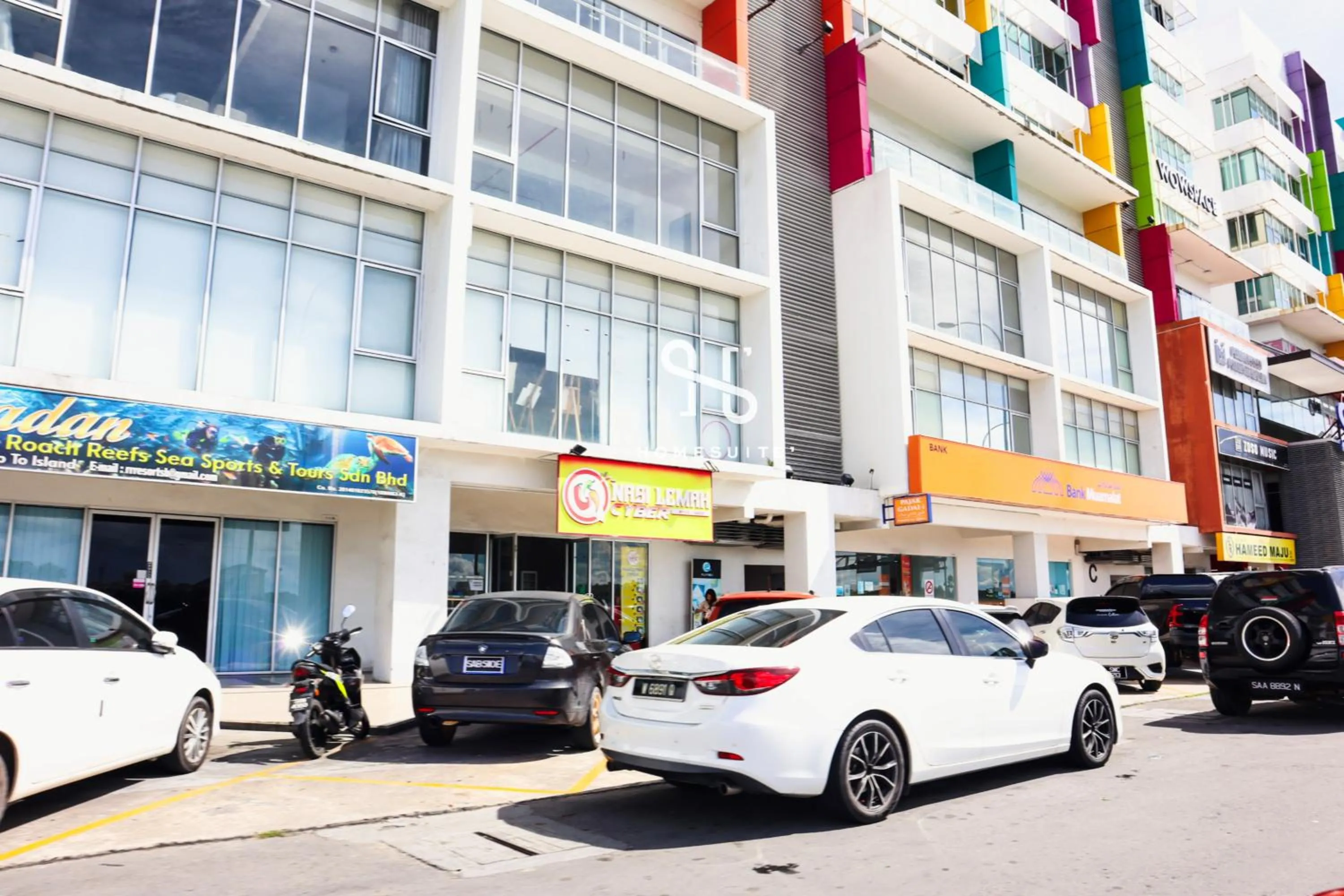 Neighbourhood in Homesuite' Home at Aeropod SOVO