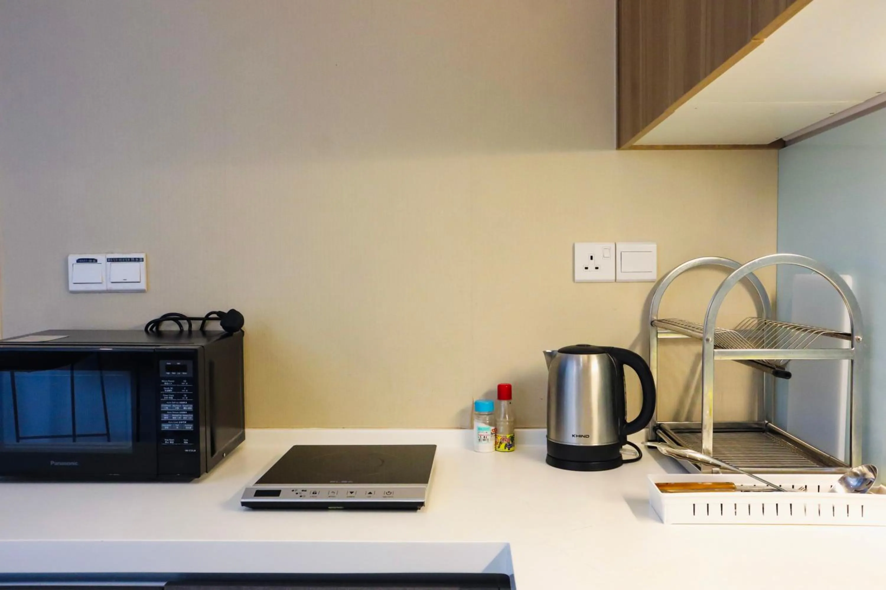 Coffee/tea facilities in Homesuite' Home at Aeropod SOVO