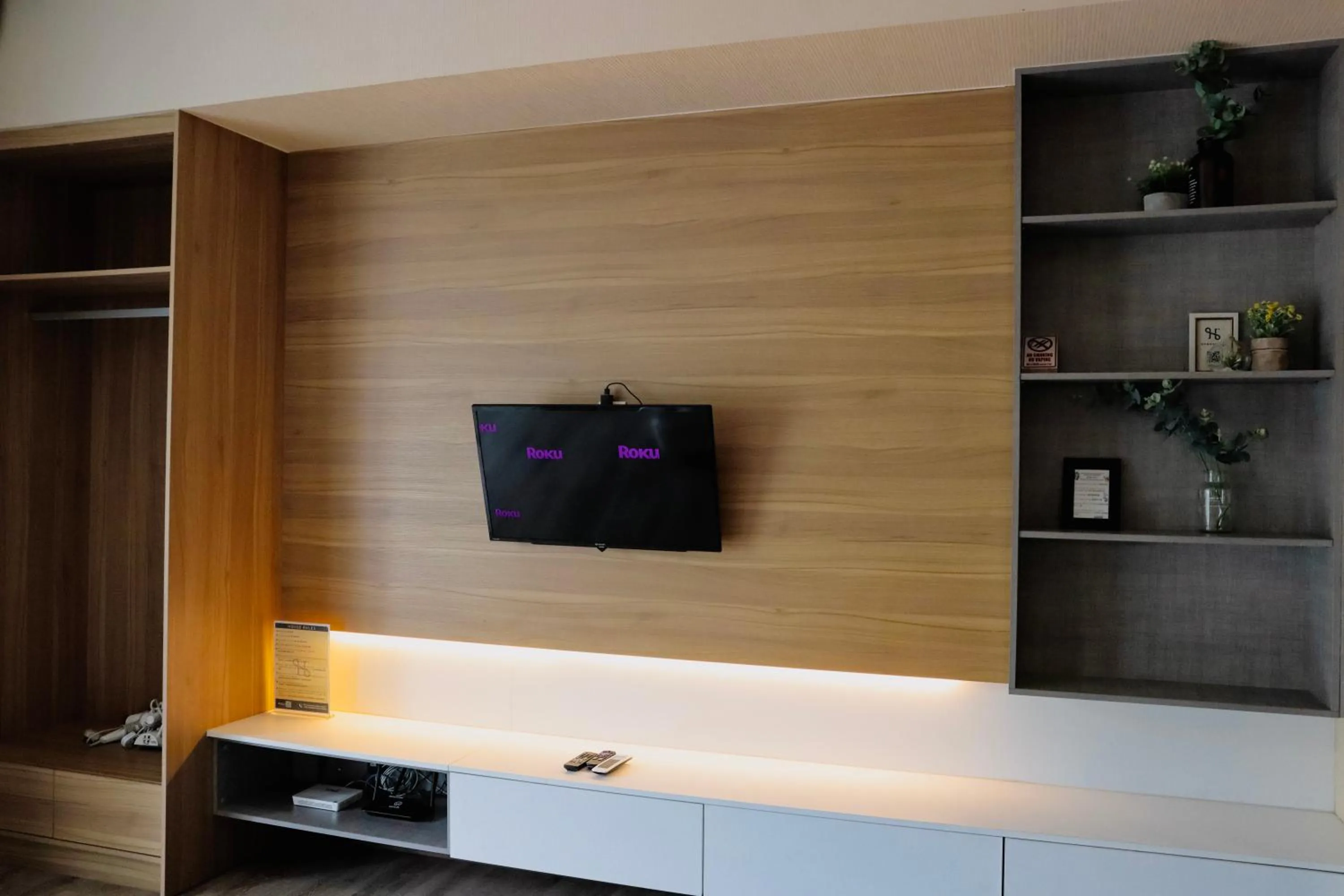 TV and multimedia in Homesuite' Home at Aeropod SOVO