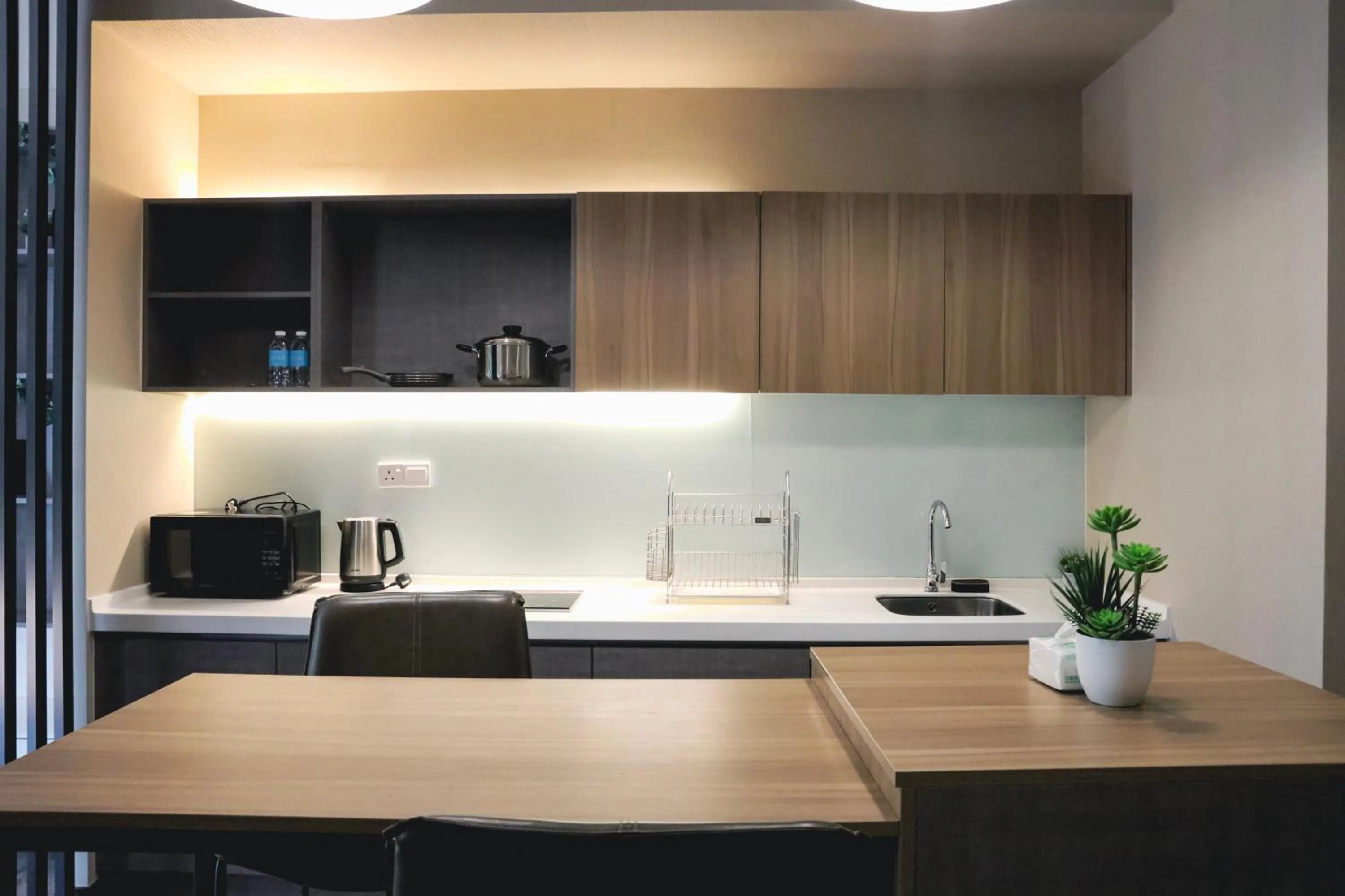 Coffee/tea facilities in Homesuite' Home at Aeropod SOVO