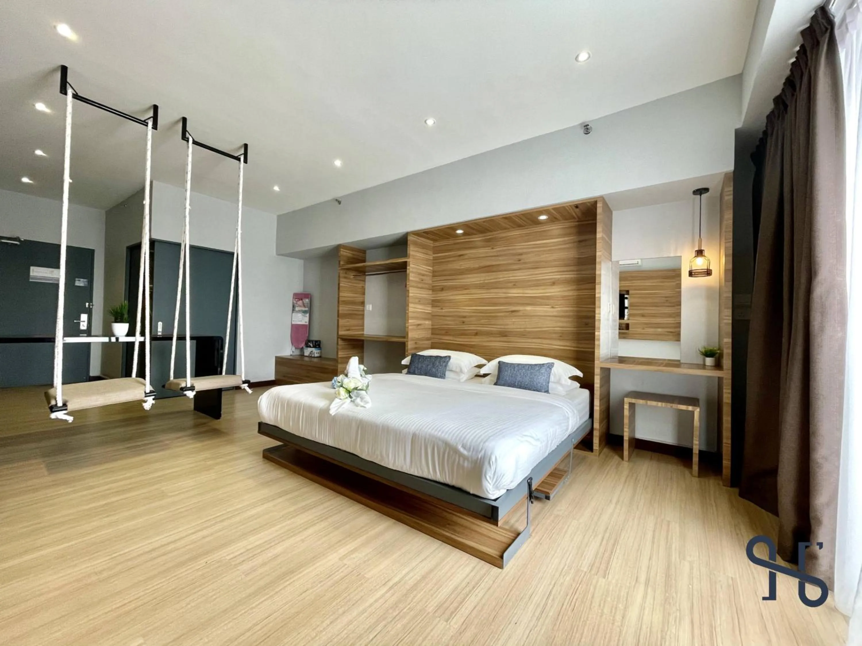 TV and multimedia, Bed in Homesuite' Home at Aeropod SOVO