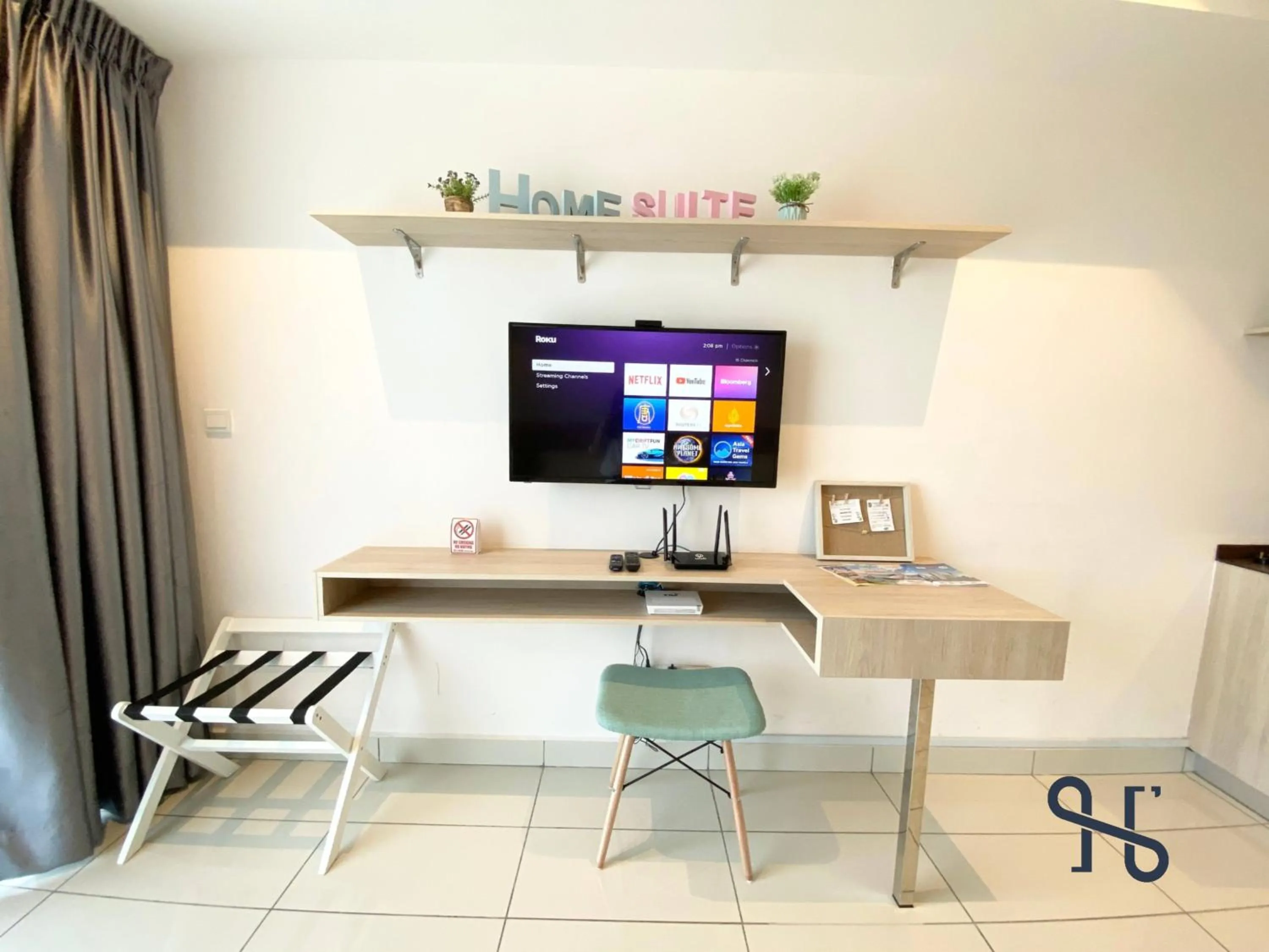 TV and multimedia in Homesuite' Home at Aeropod SOVO