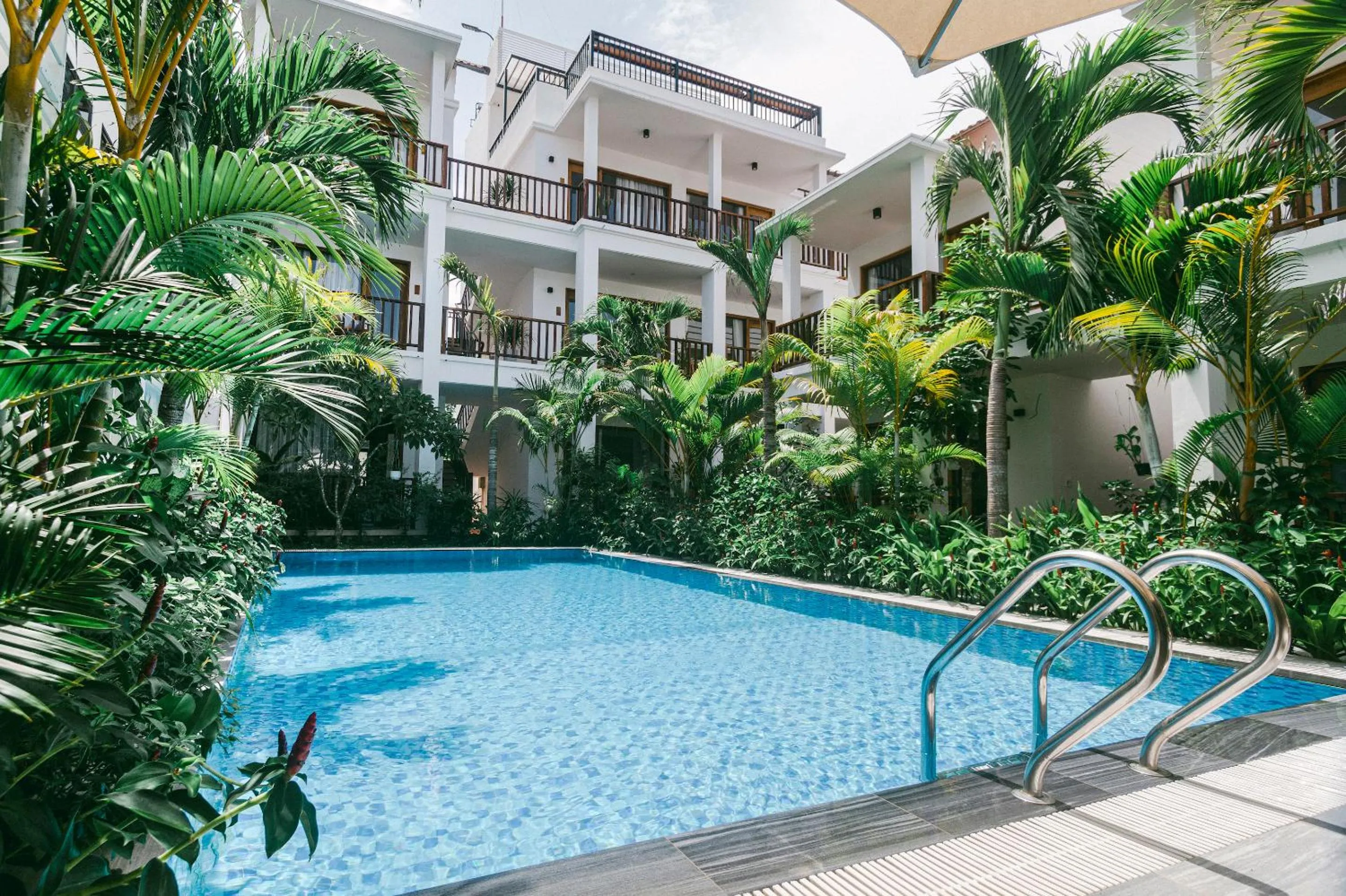 Property building in La Nube Residence