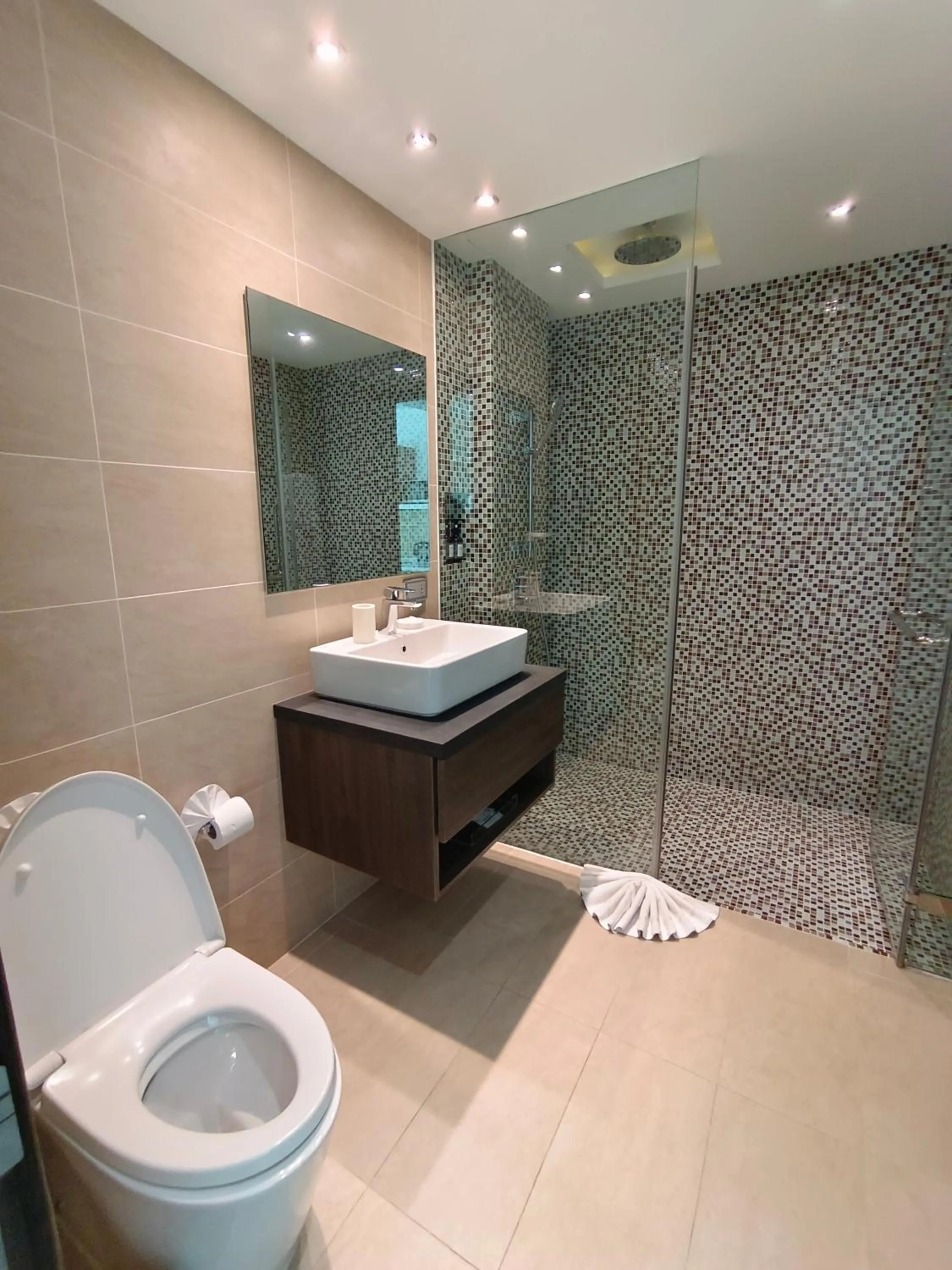 Shower in Lets Phuket Twin Sands Resort & Spa