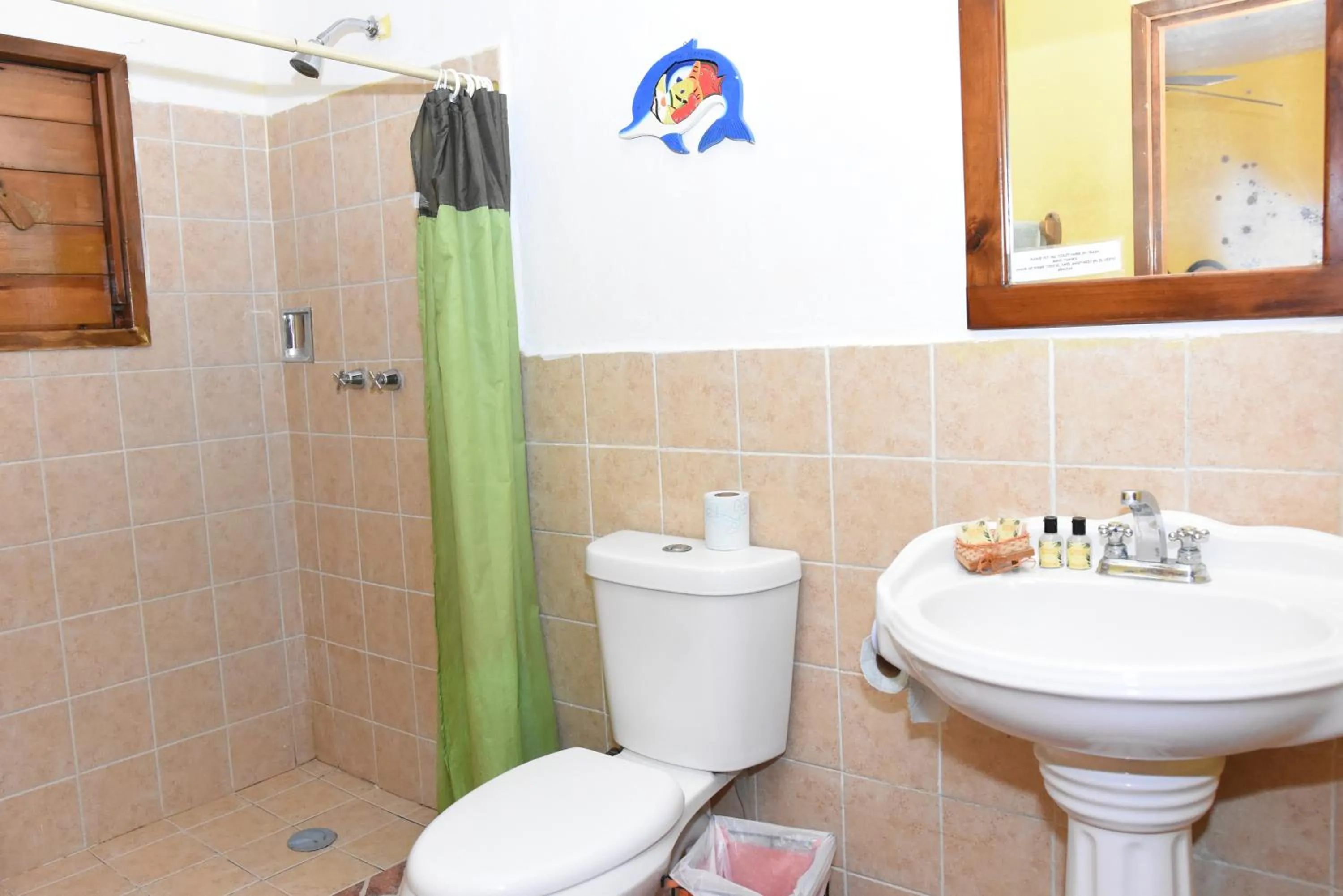 Shower in Cancun Guest House 2