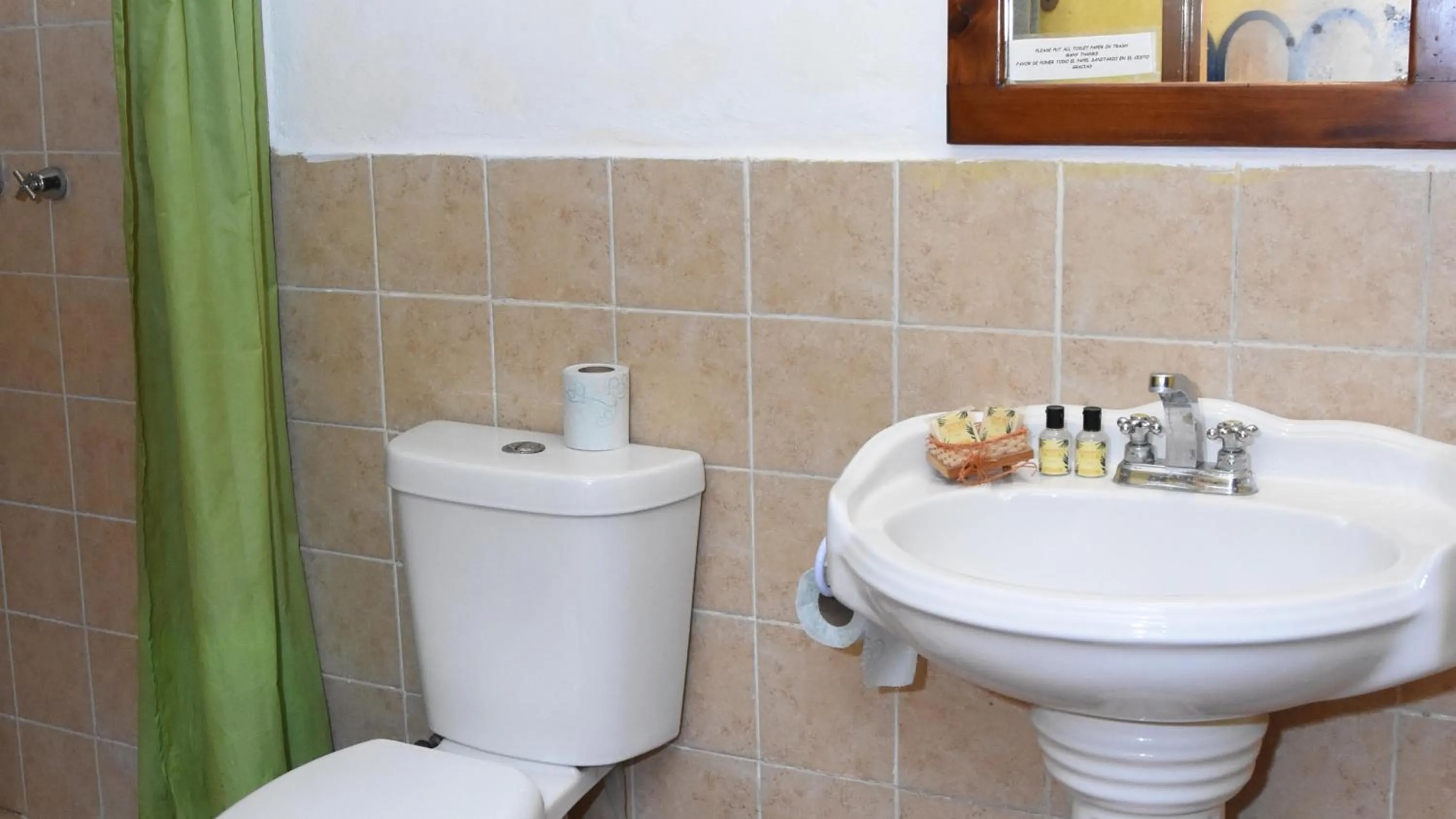 Bathroom in Cancun Guest House 2