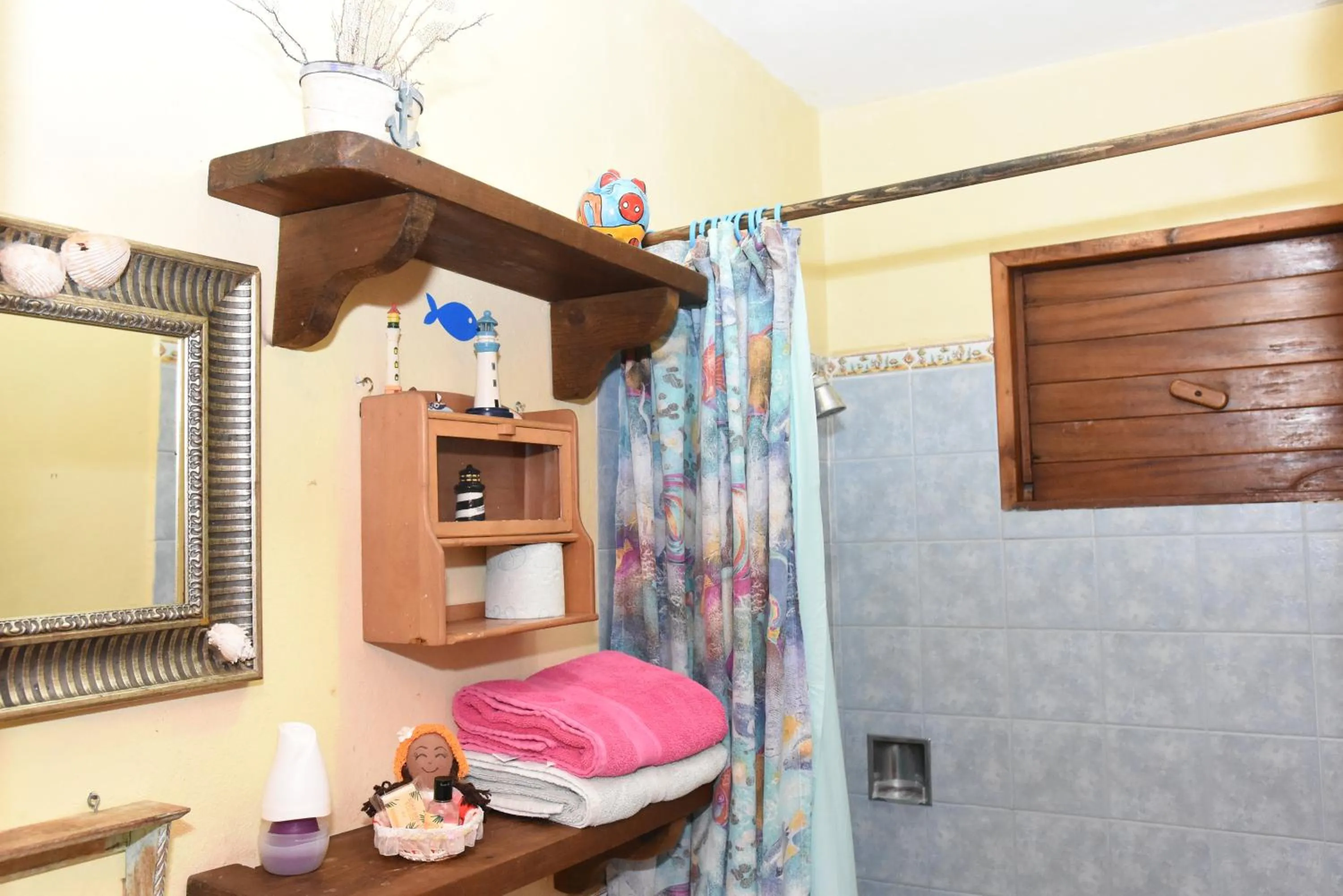 Shower in Cancun Guest House 6