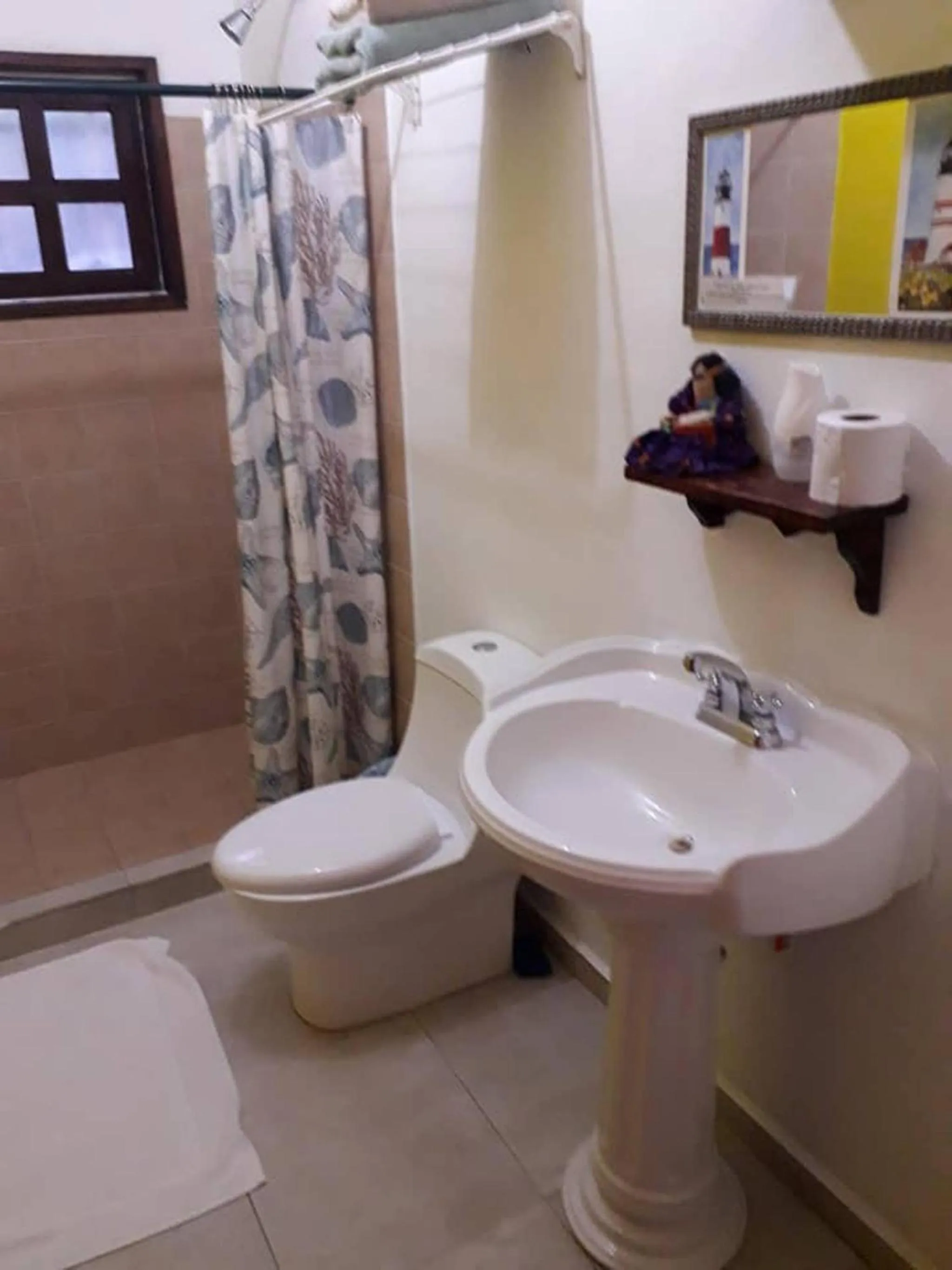 Cancun Guest House 3 near Ado bus terminal and 25 min from-to airport by shuttle