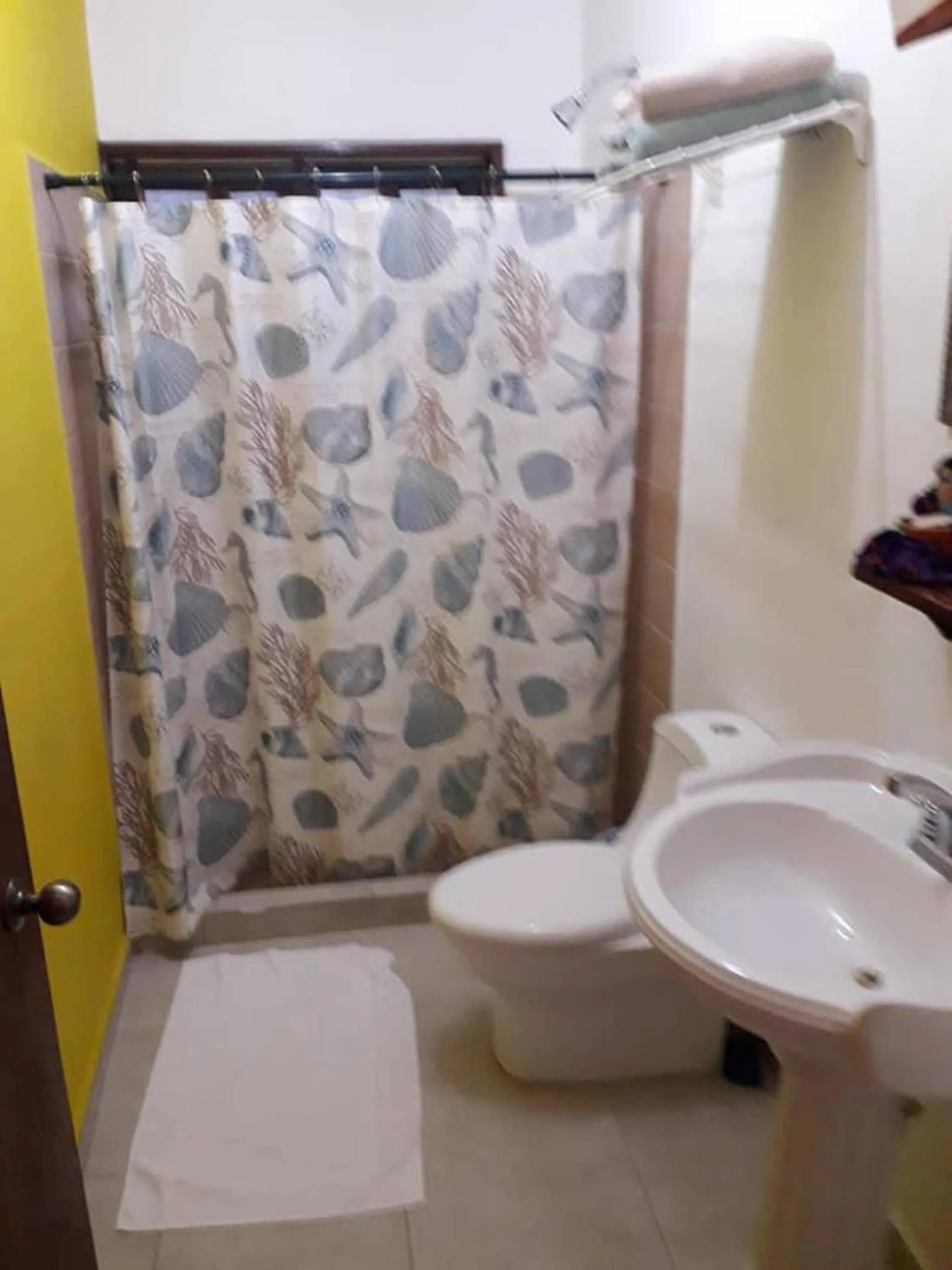 Cancun Guest House 3 near Ado bus terminal and 25 min from-to airport by shuttle