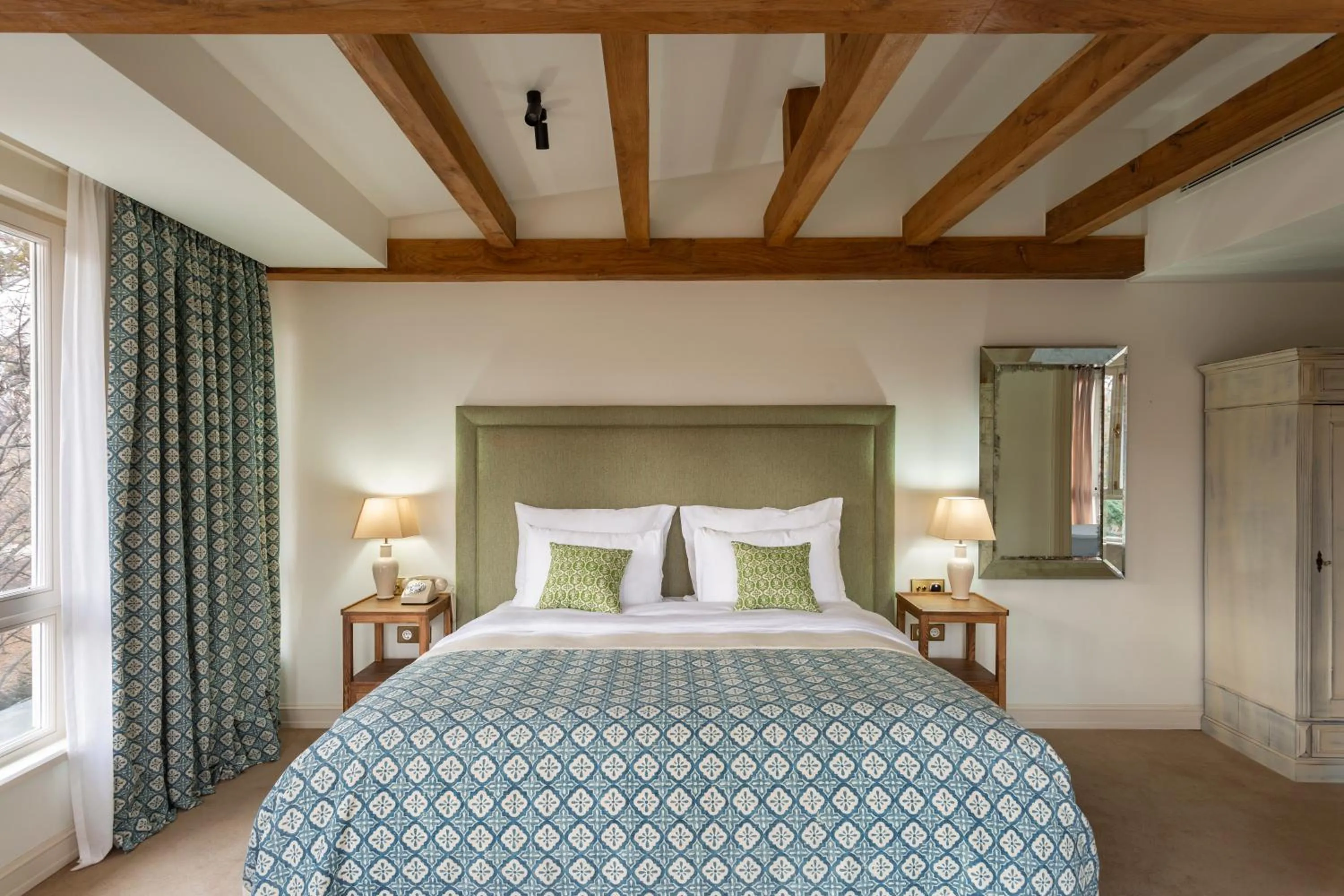 Photo of the whole room, Bed in Vazisubani Estate