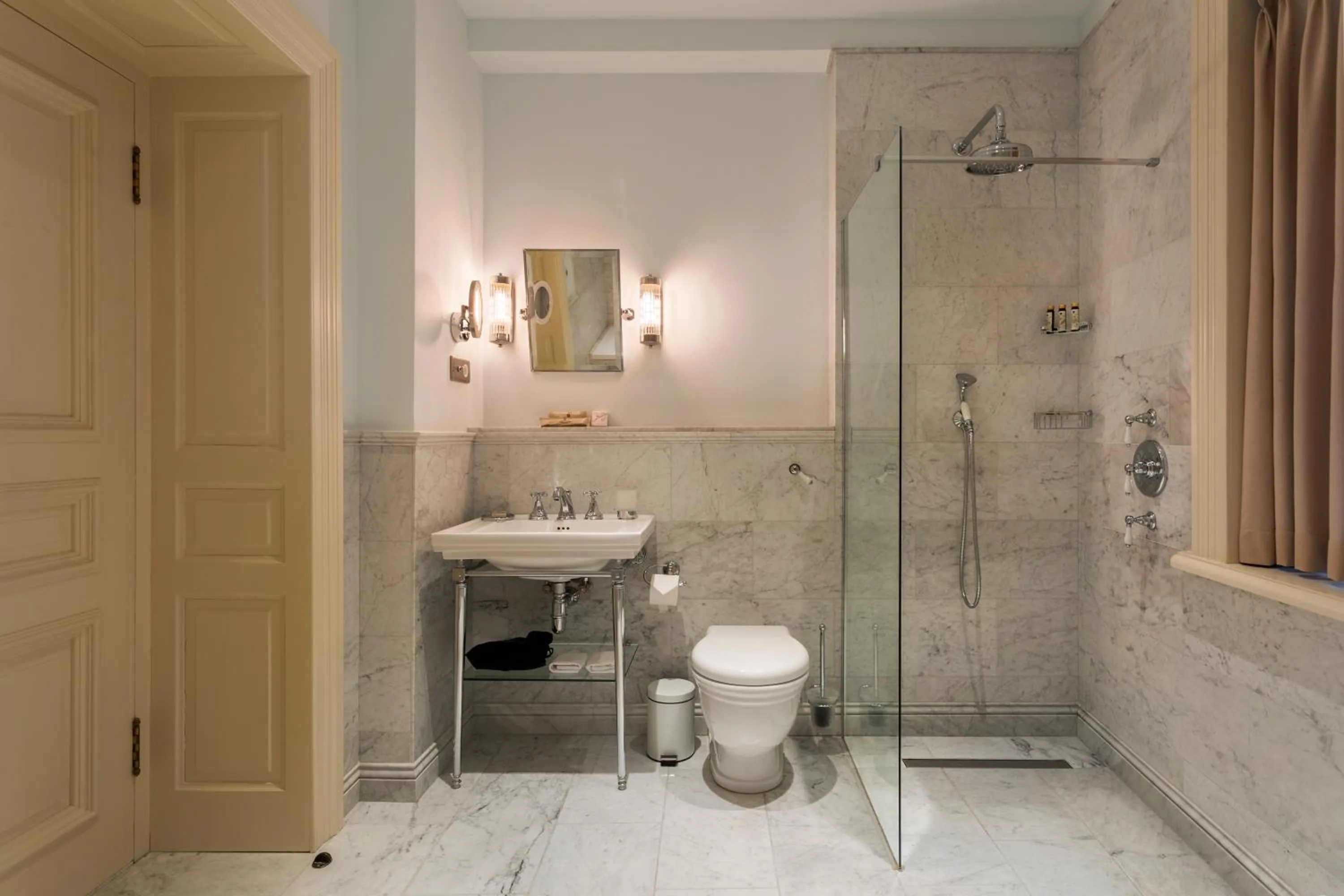 Bathroom in Vazisubani Estate