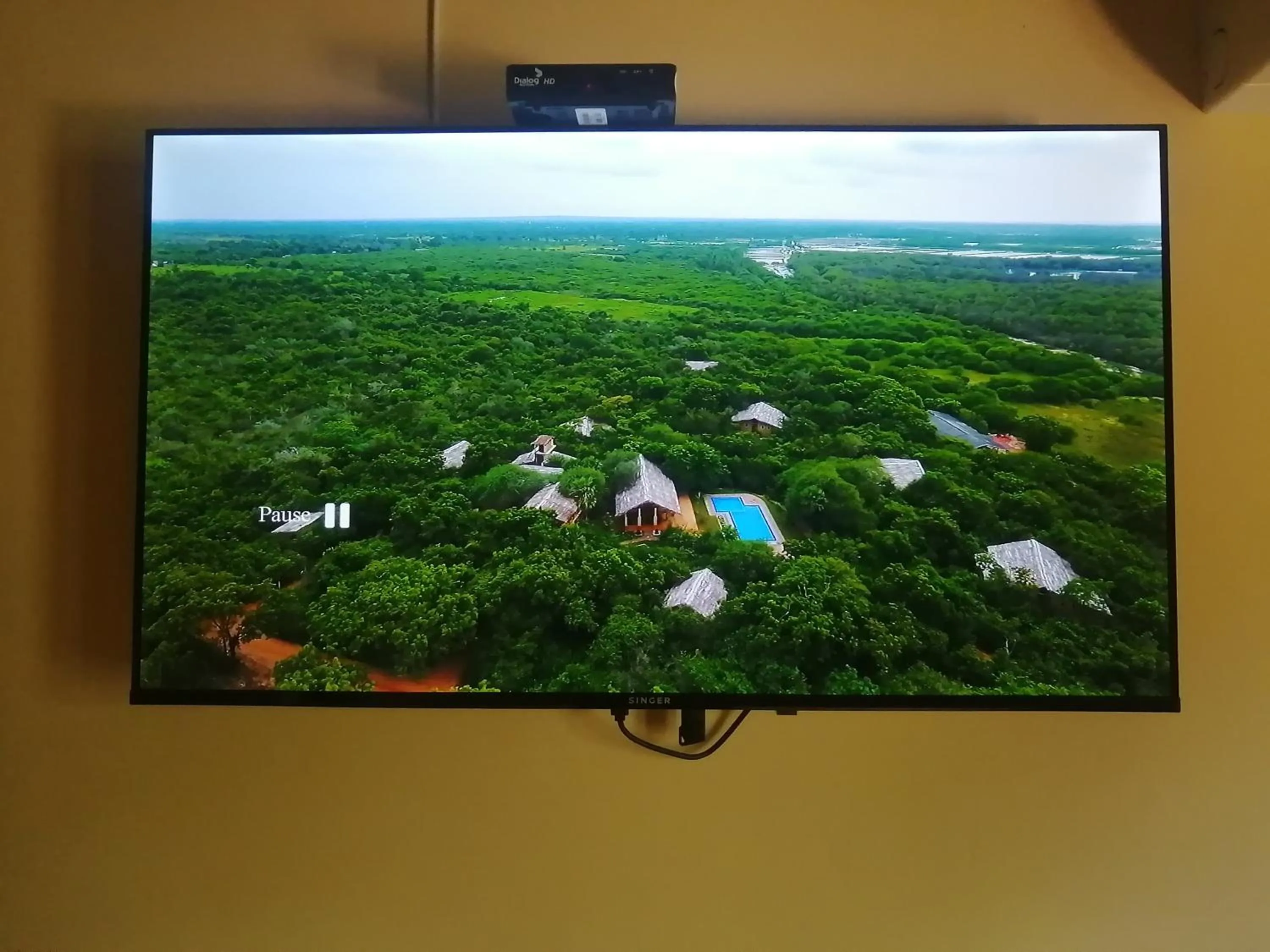 TV and multimedia in Cloud Nine Lanka Resort Wilpattu