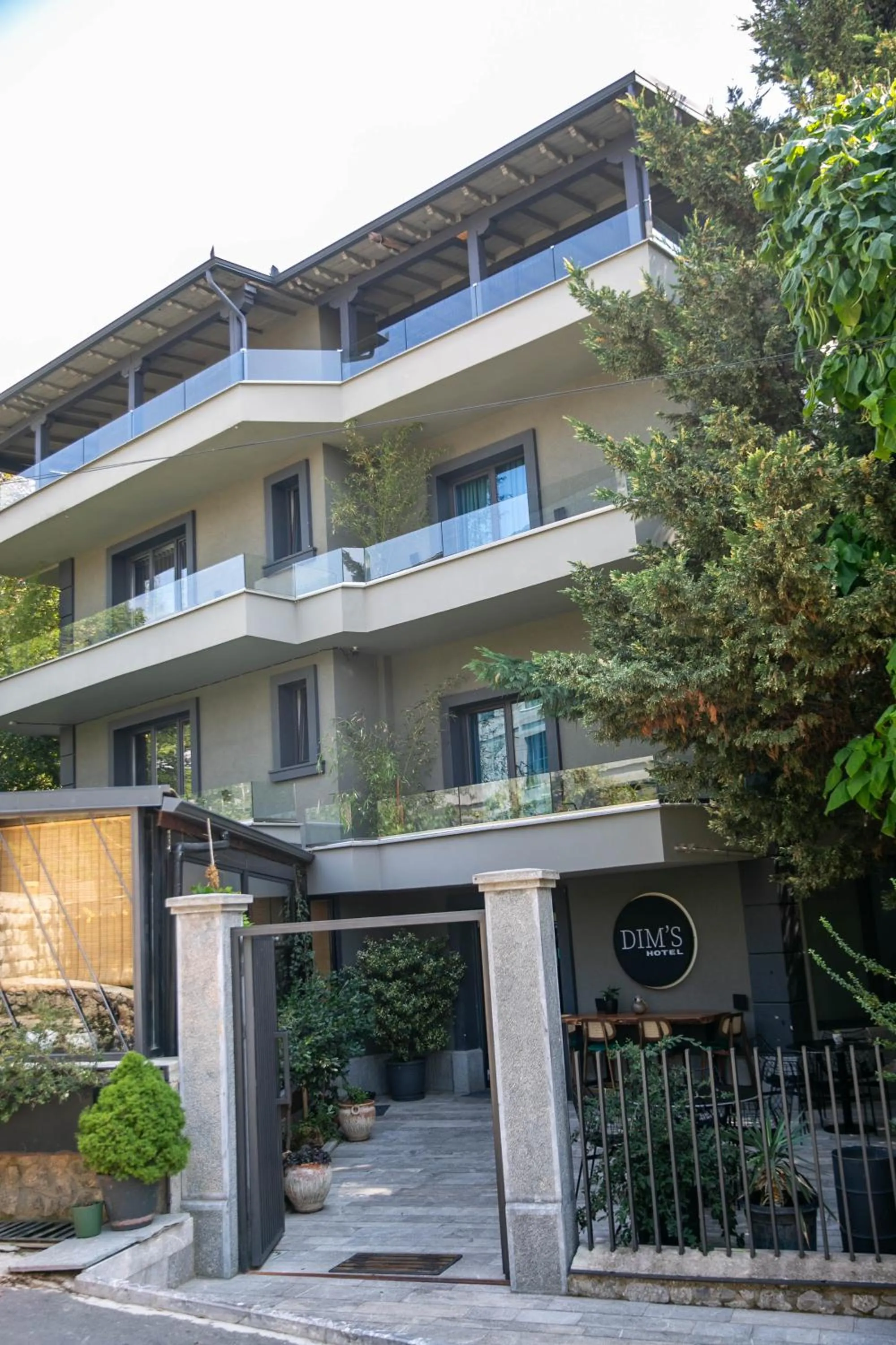 Property building in Dim's Hotel & Restaurant