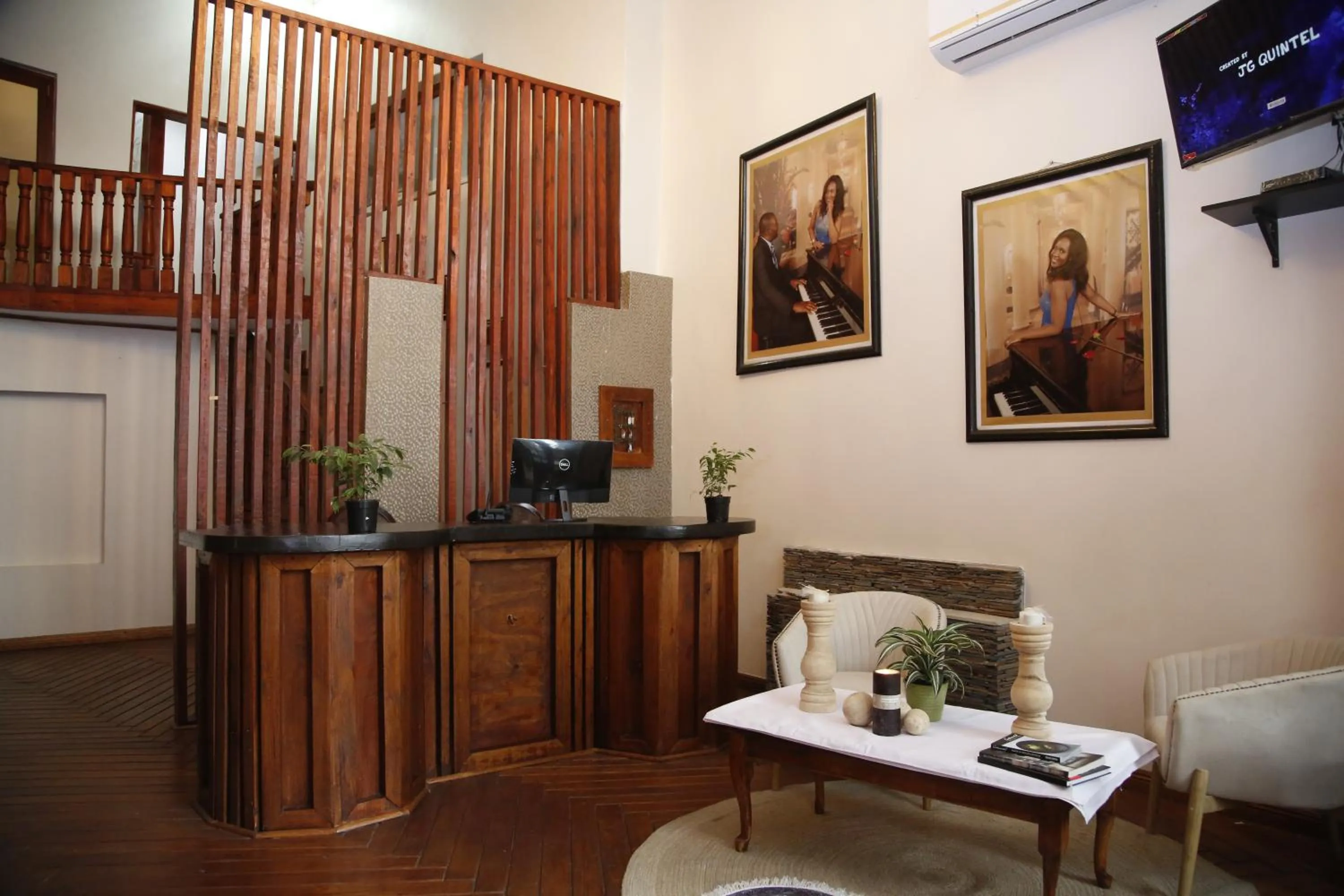 Lobby or reception in Travetel OR Tambo Airport