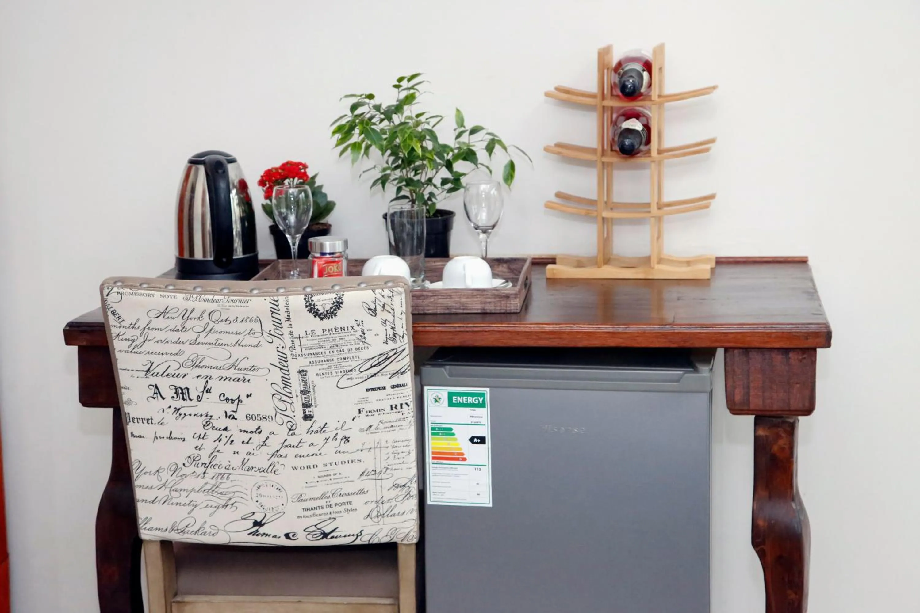 Coffee/tea facilities in Travetel OR Tambo Airport