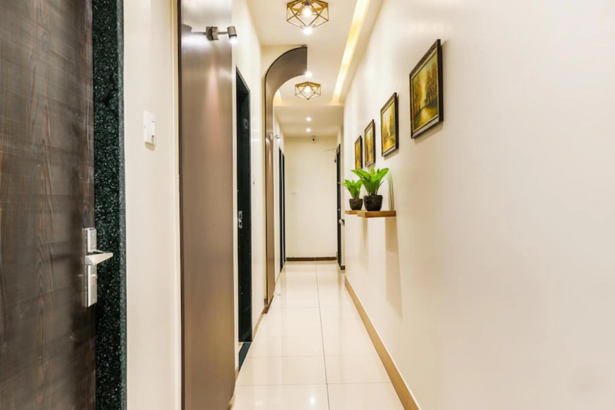 Lobby or reception in FabExpress Adore Inn - Nr Mumbai International Airport