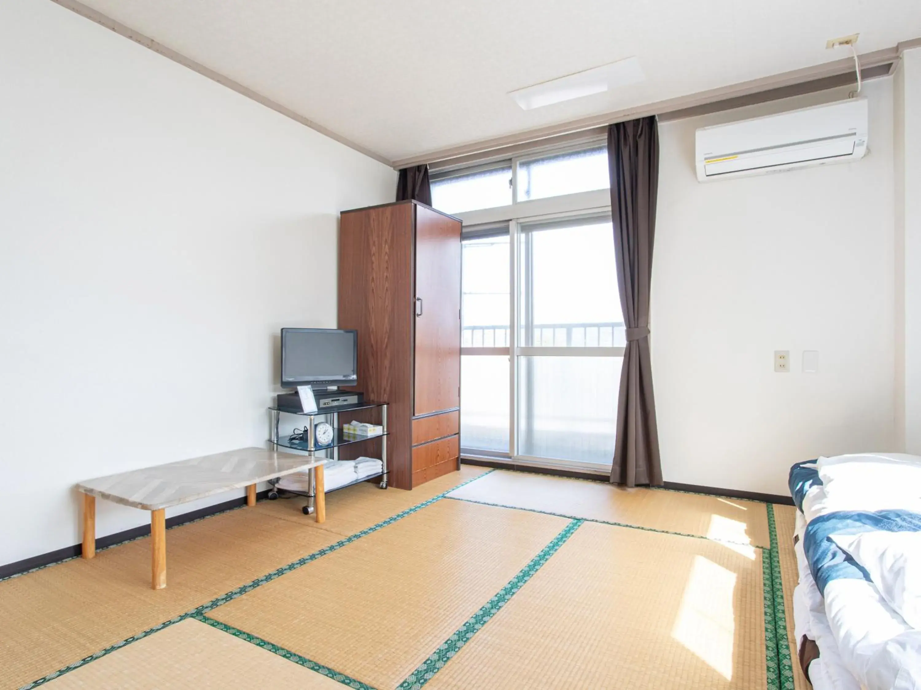 Japanese-Style Triple Room - single occupancy - Non-Smoking in HOTEL Tsuru Sendai Japanese-Style Triple Room - single occupancy - Non-Smoking in HOTEL Tsuru Sendai