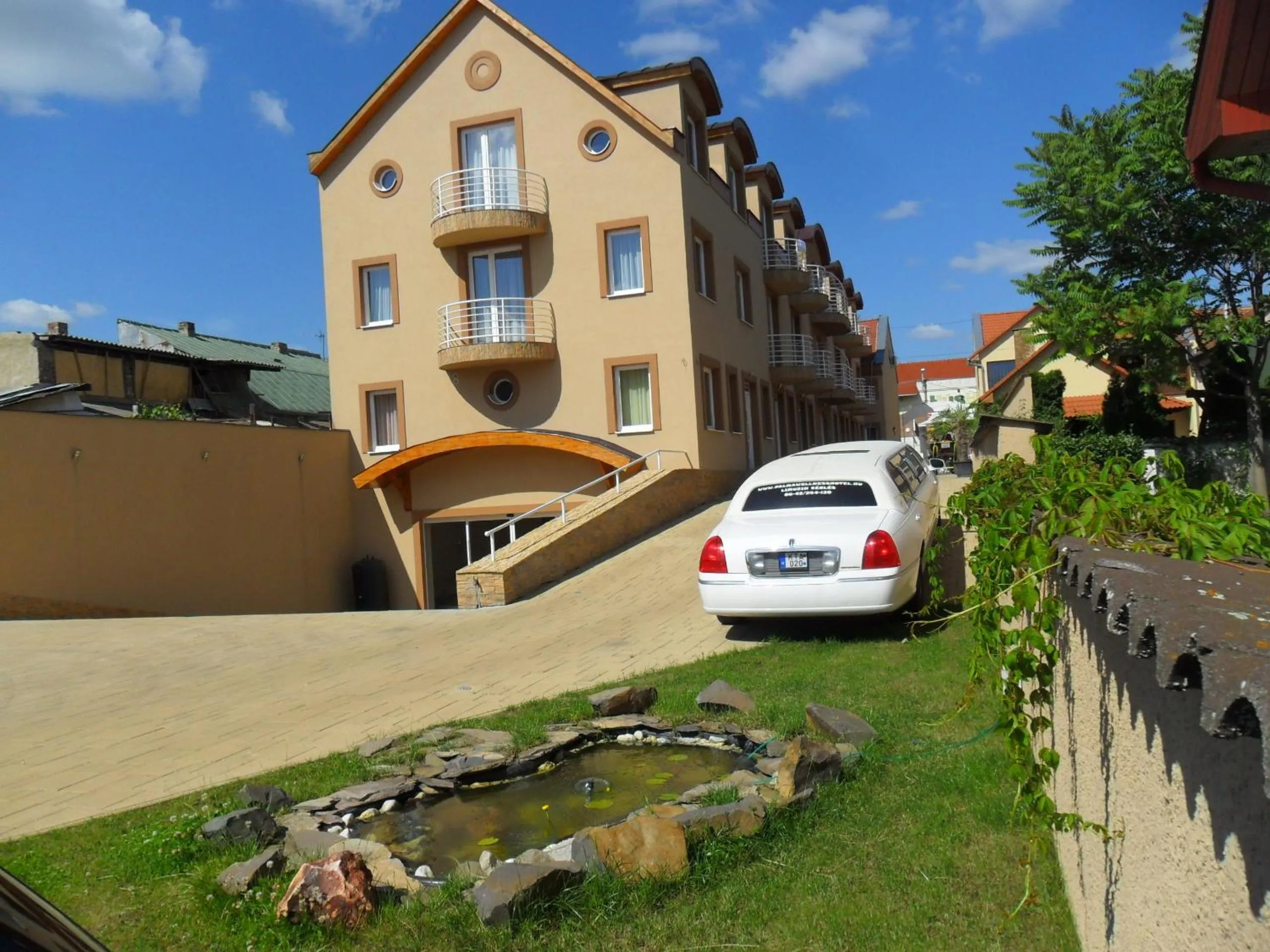 Facade/entrance in Hotel Pálma