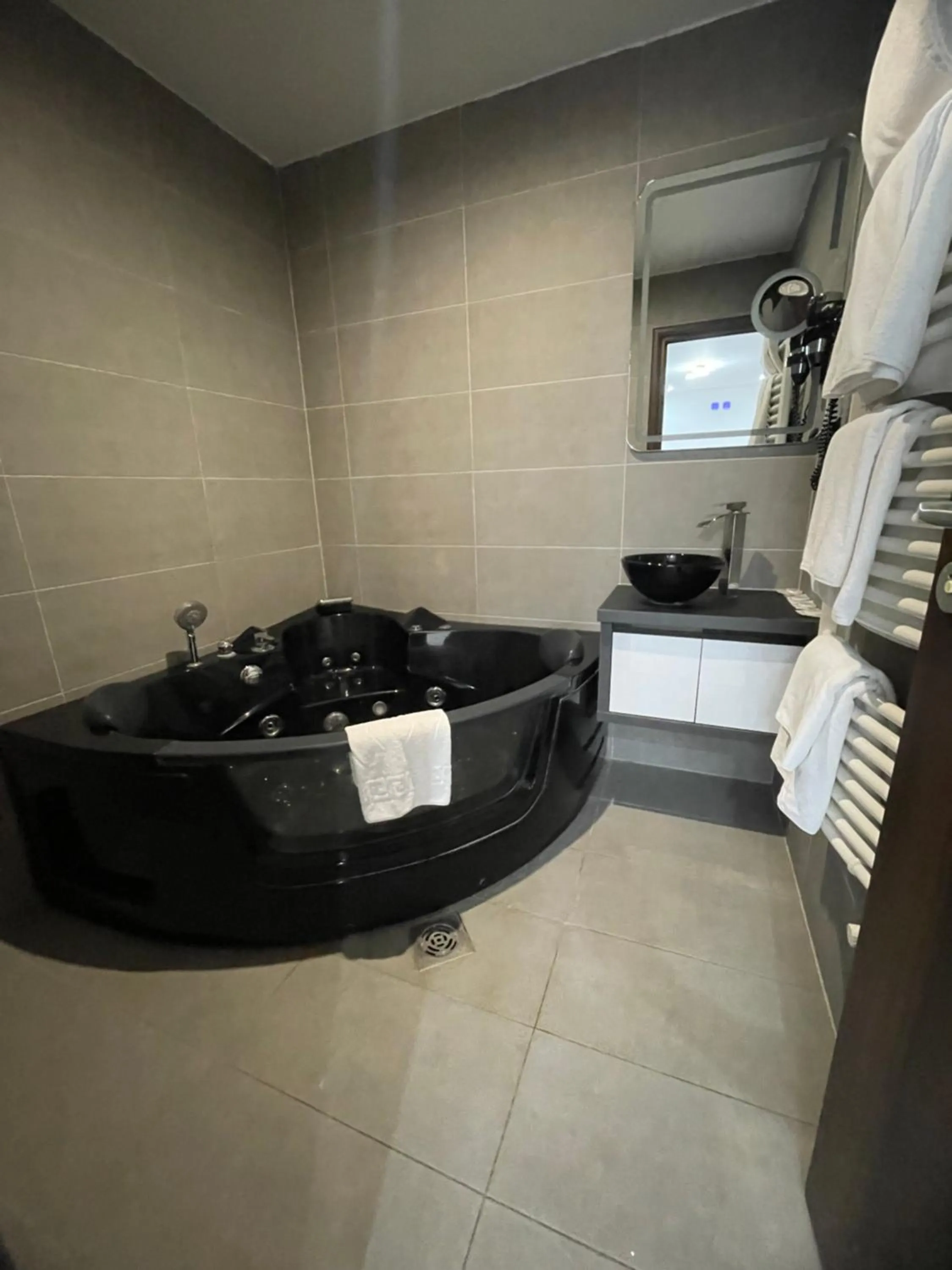 Hot Tub in Hotel Pálma