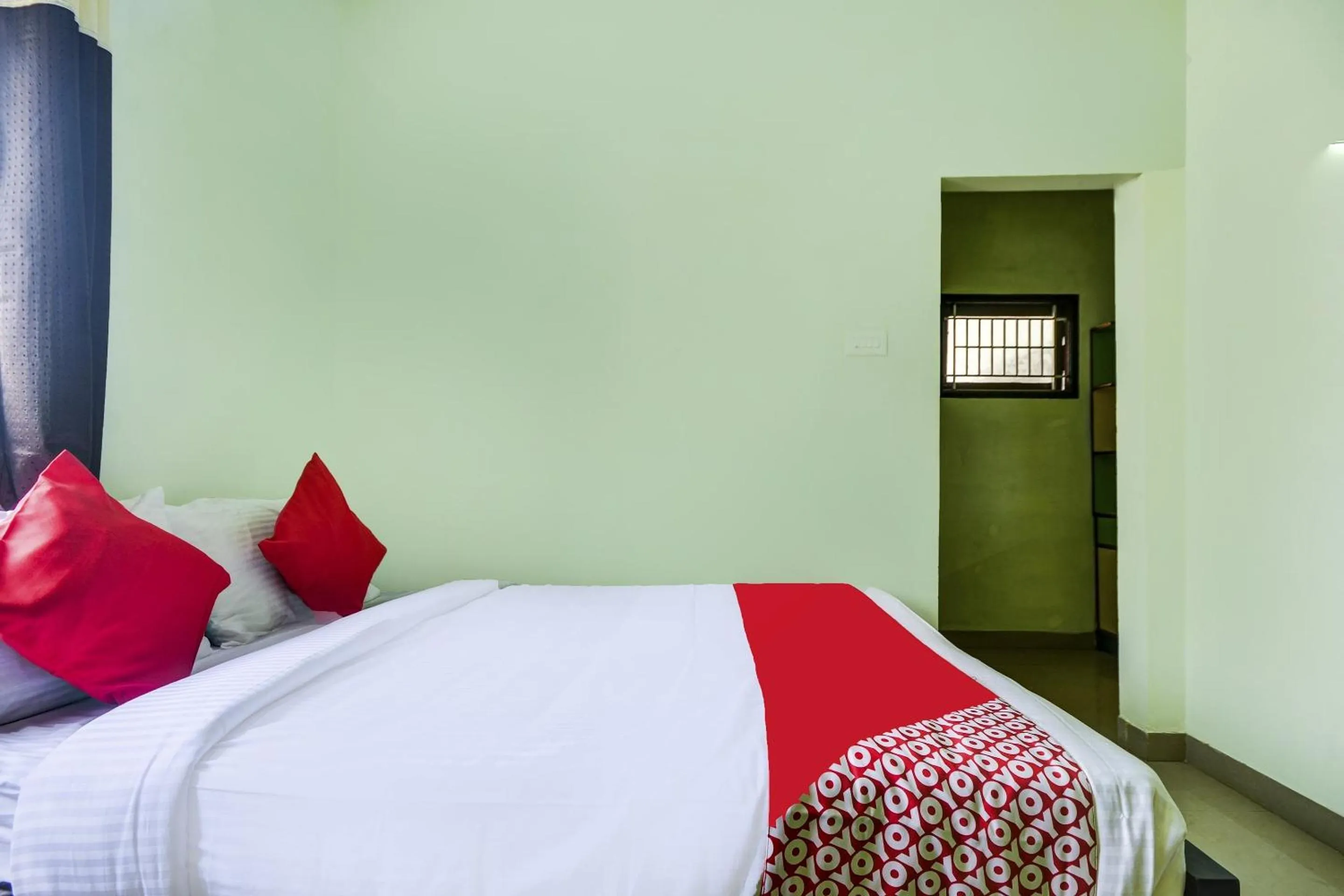 Bedroom, Bed in Super Hotel O Aruthraa Residency