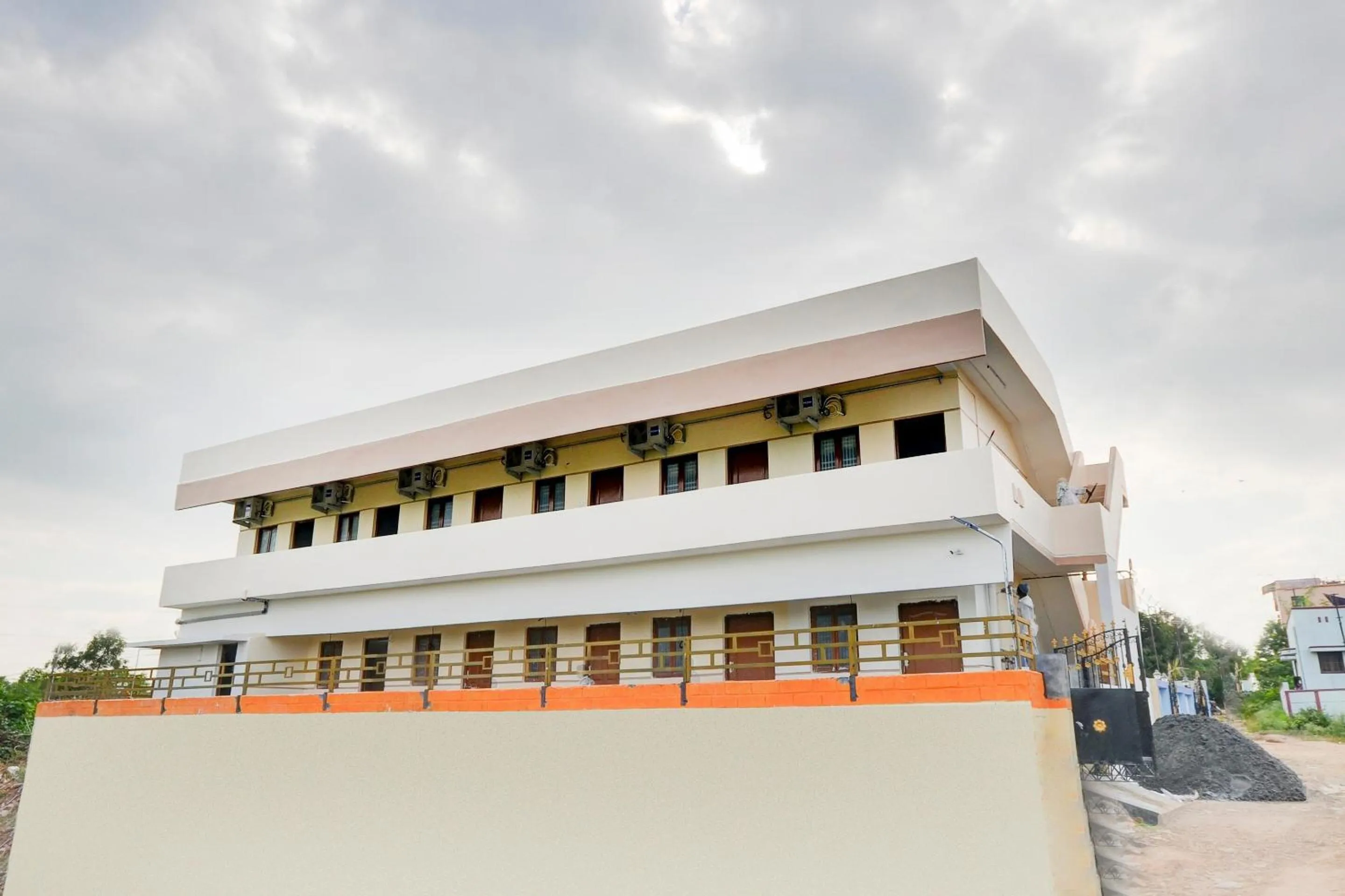 Facade/entrance in Super Hotel O Aruthraa Residency