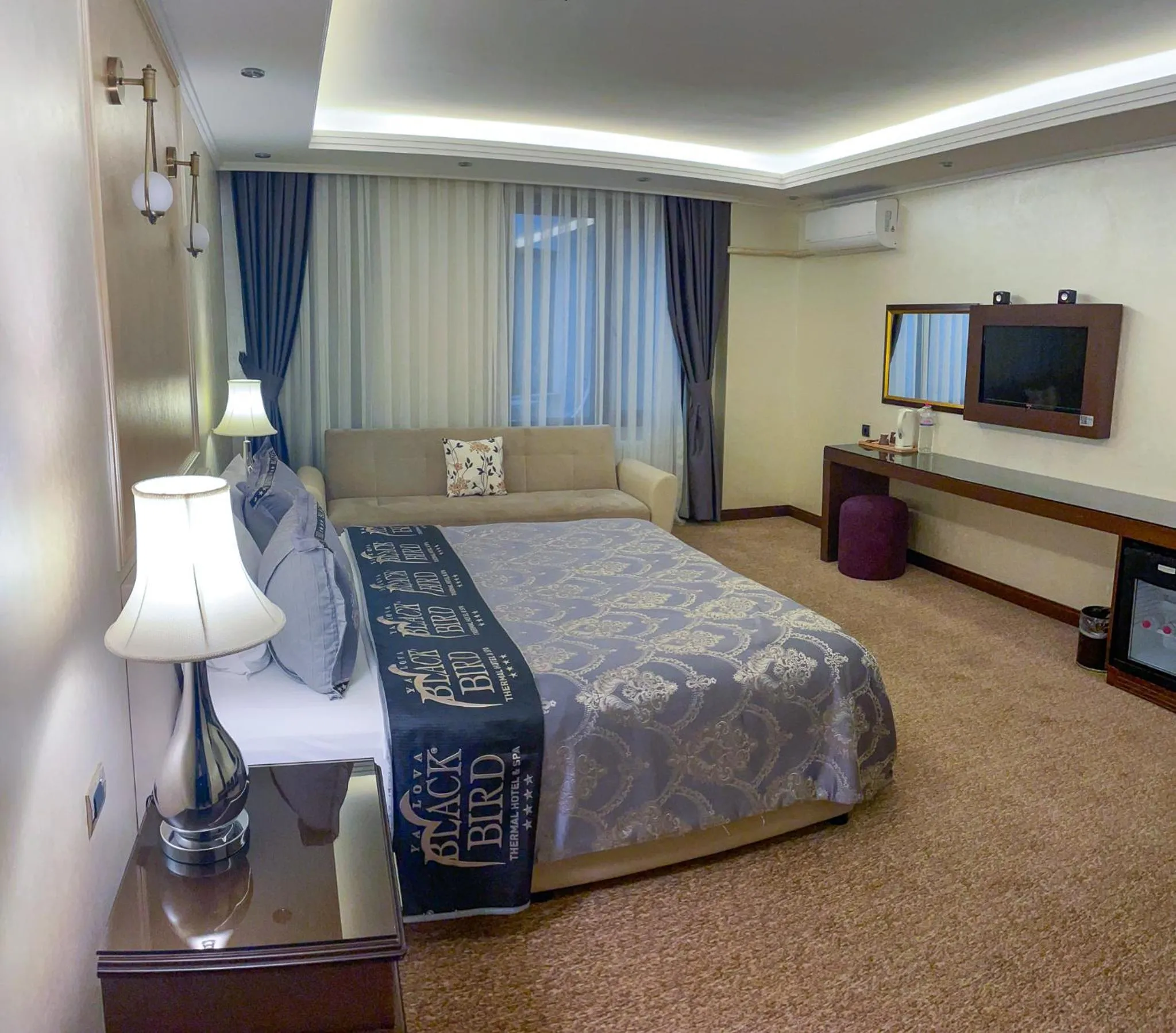 Photo of the whole room, Bed in Black Bird Thermal Hotel & SPA