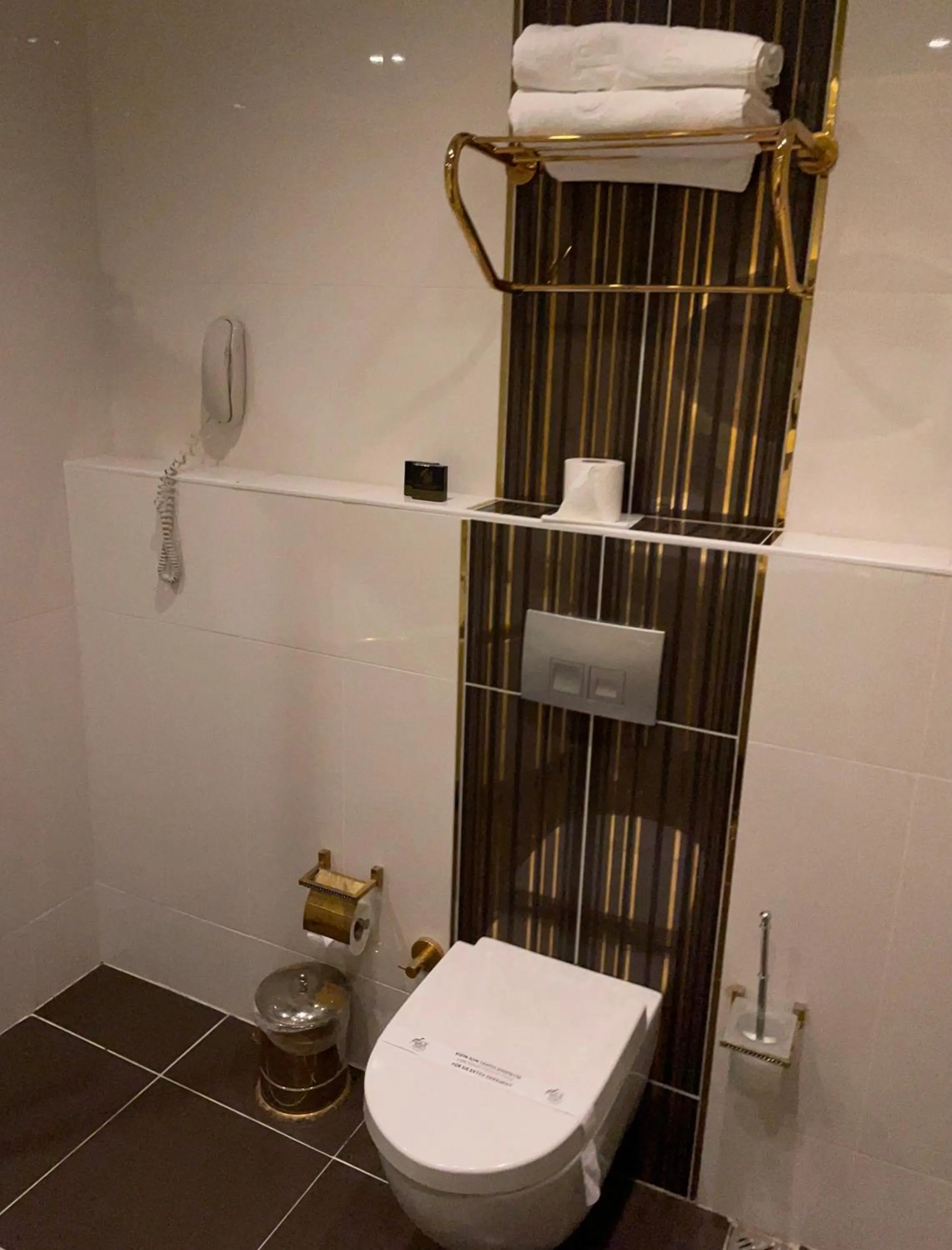 Bathroom in Black Bird Thermal Hotel & SPA