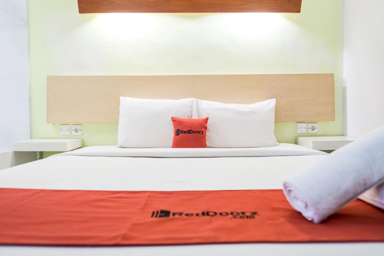 Bed in RedDoorz Plus at Sunrise Hotel Sanur