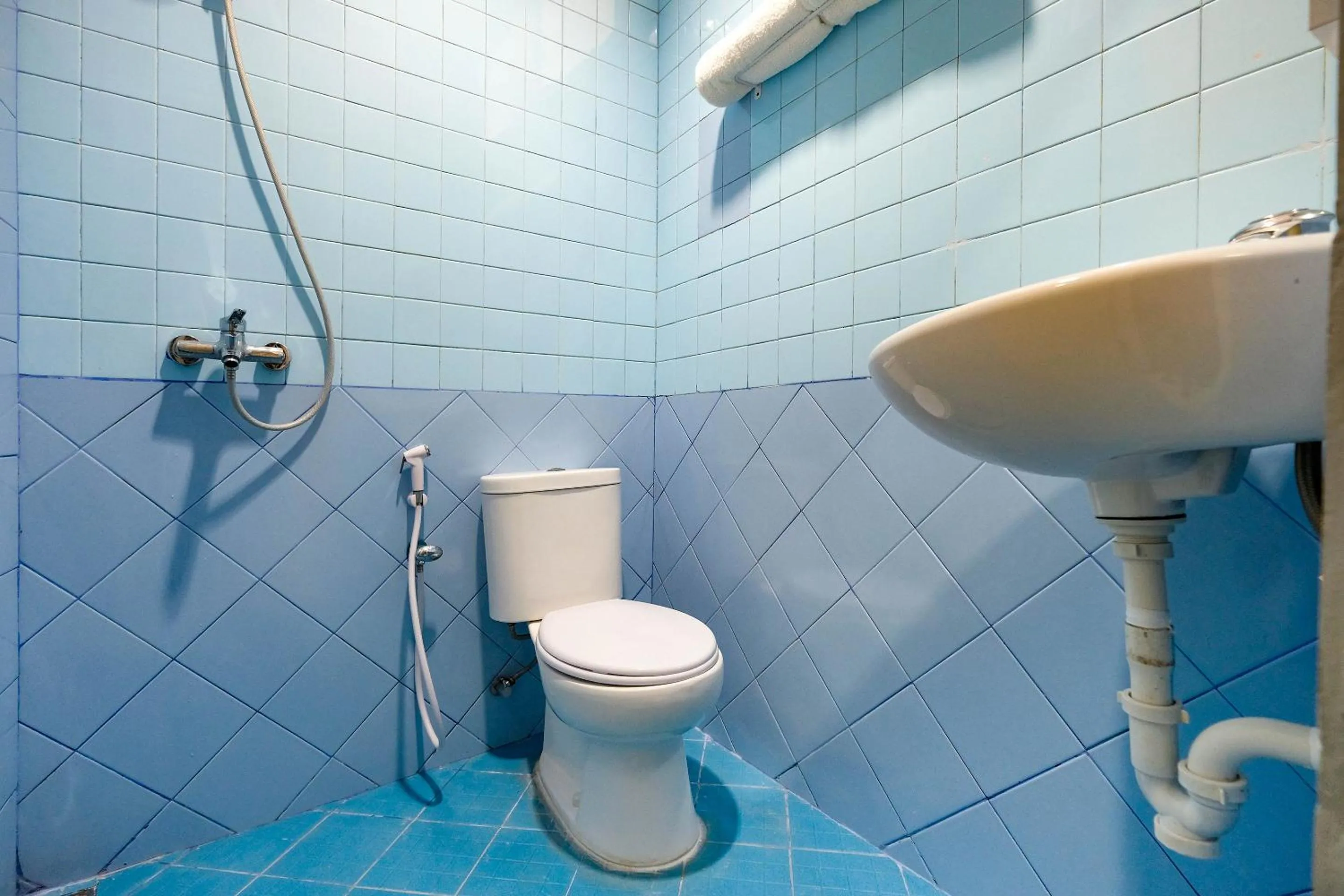 Bathroom in SPOT ON 2281 Omajo