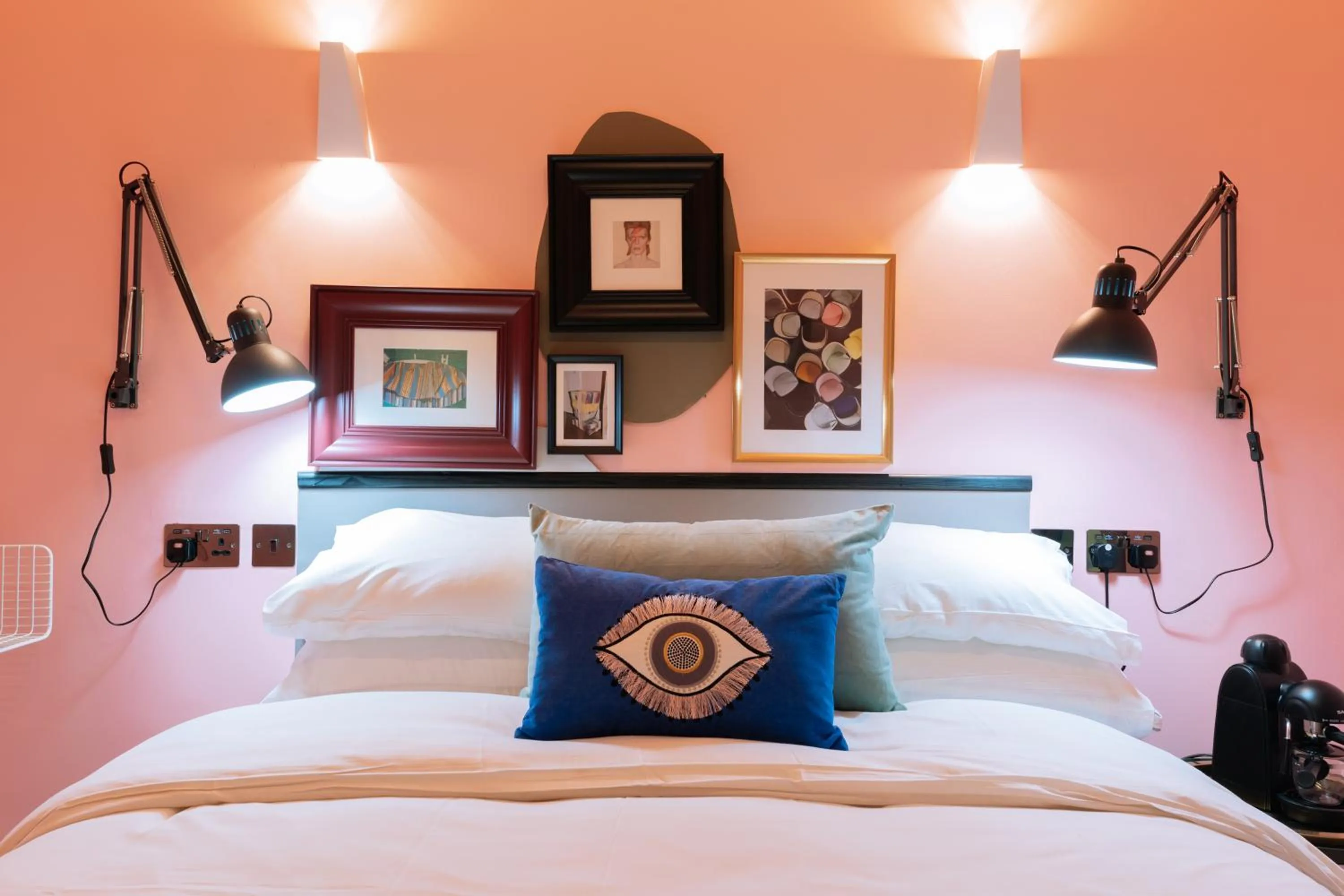 Bed in The Warwick By Nestor