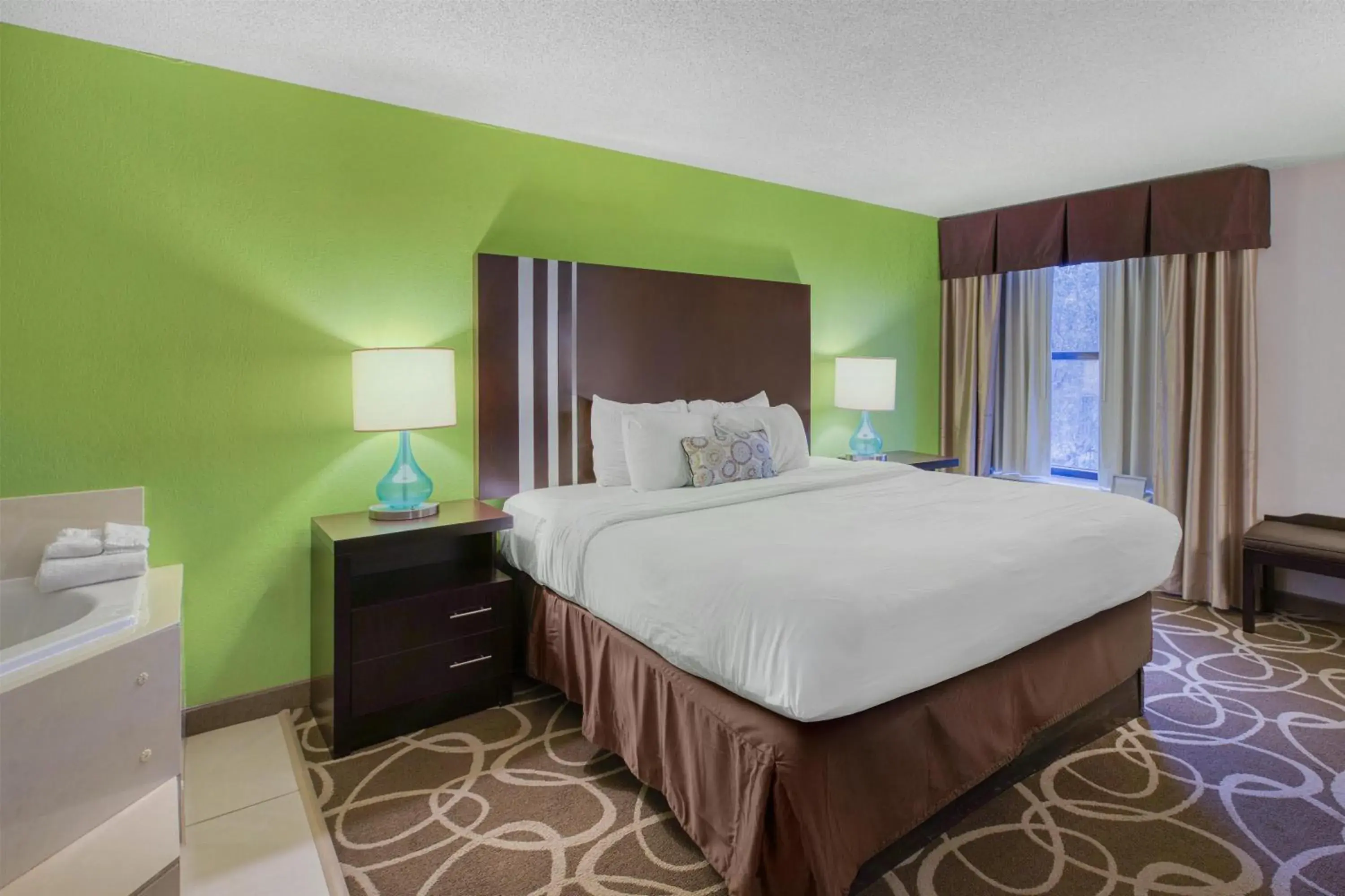 King Room with Spa Bath - Non-Smoking in Best Western Lake Cumberland Inn King Room with Spa Bath - Non-Smoking in Best Western Lake Cumberland Inn