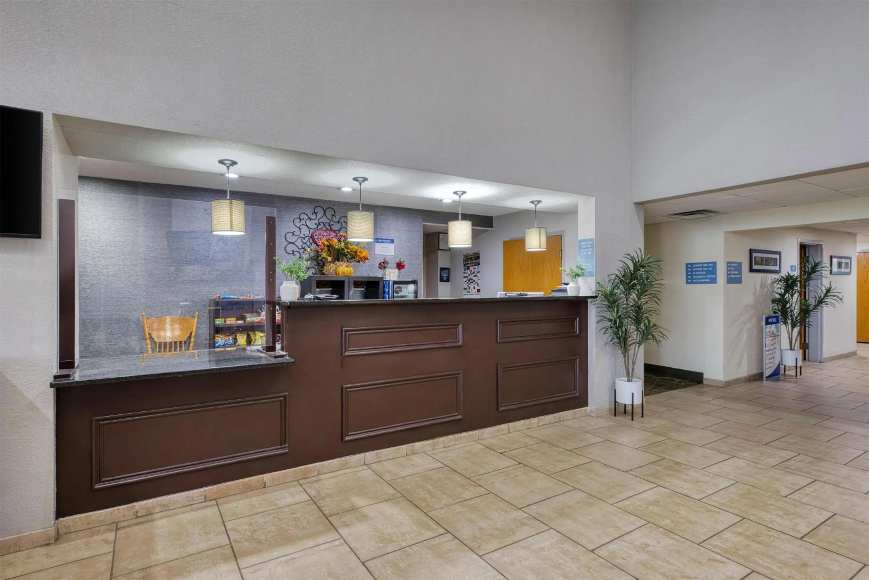 Lobby or reception in Best Western Lake Cumberland Inn